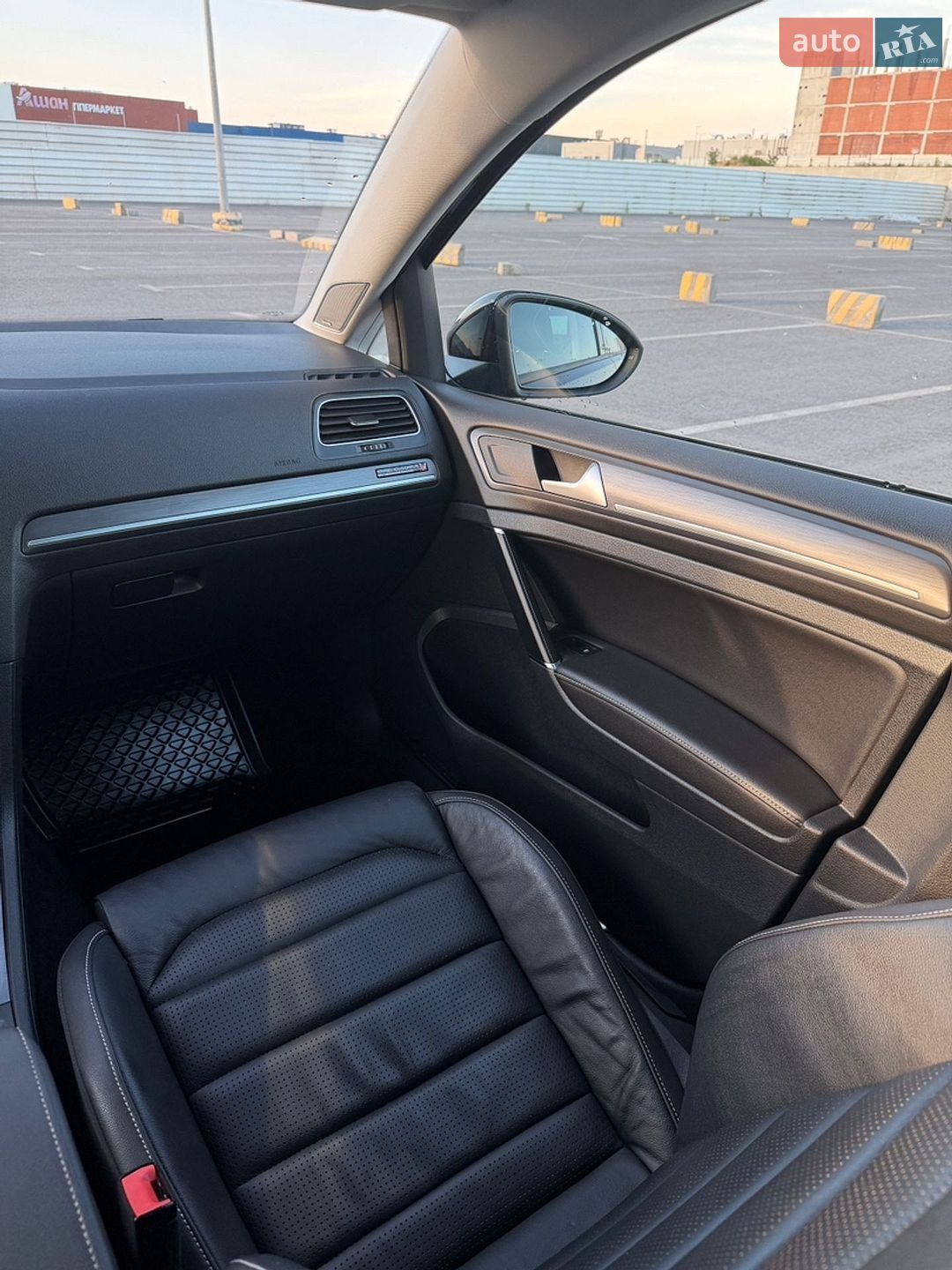 Volkswagen e-Golf 2017 VIN WVWZZZAUZH8950477 фото оголошення 29 з 36