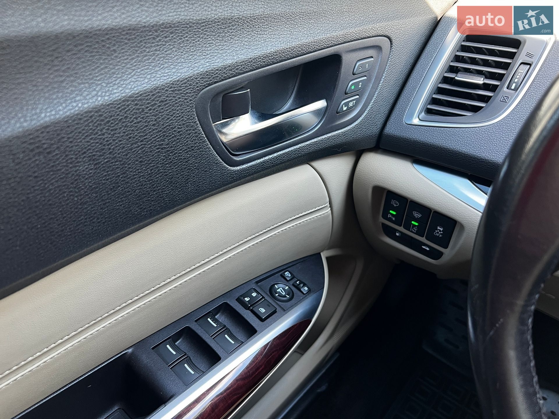 Acura TLX 2014 VIN 19UUB1650FA700131 фото оголошення 19 з 20