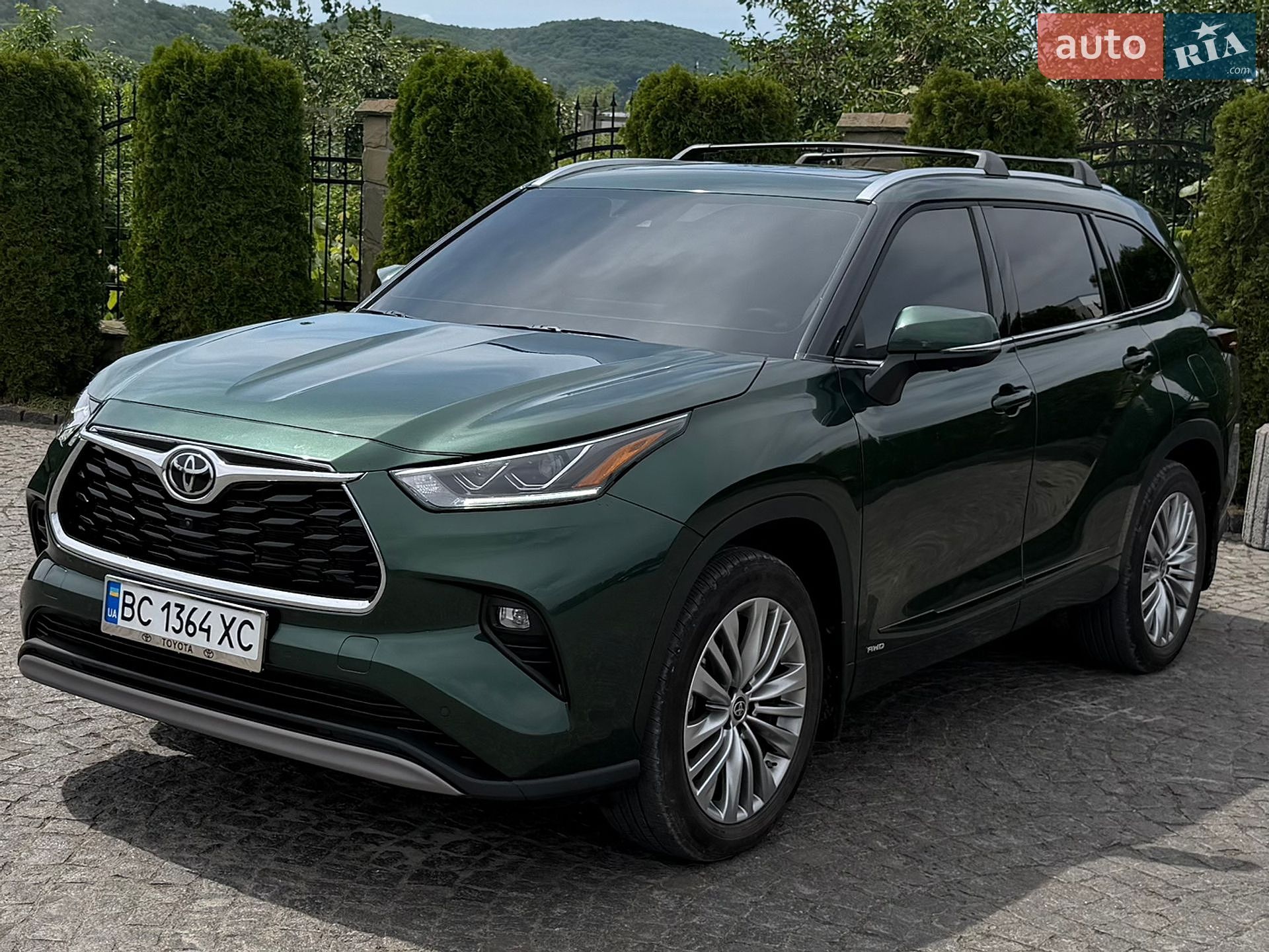 Toyota Highlander 2025 VIN 5TDEBRCHXSS669947 фото оголошення 2 з 78