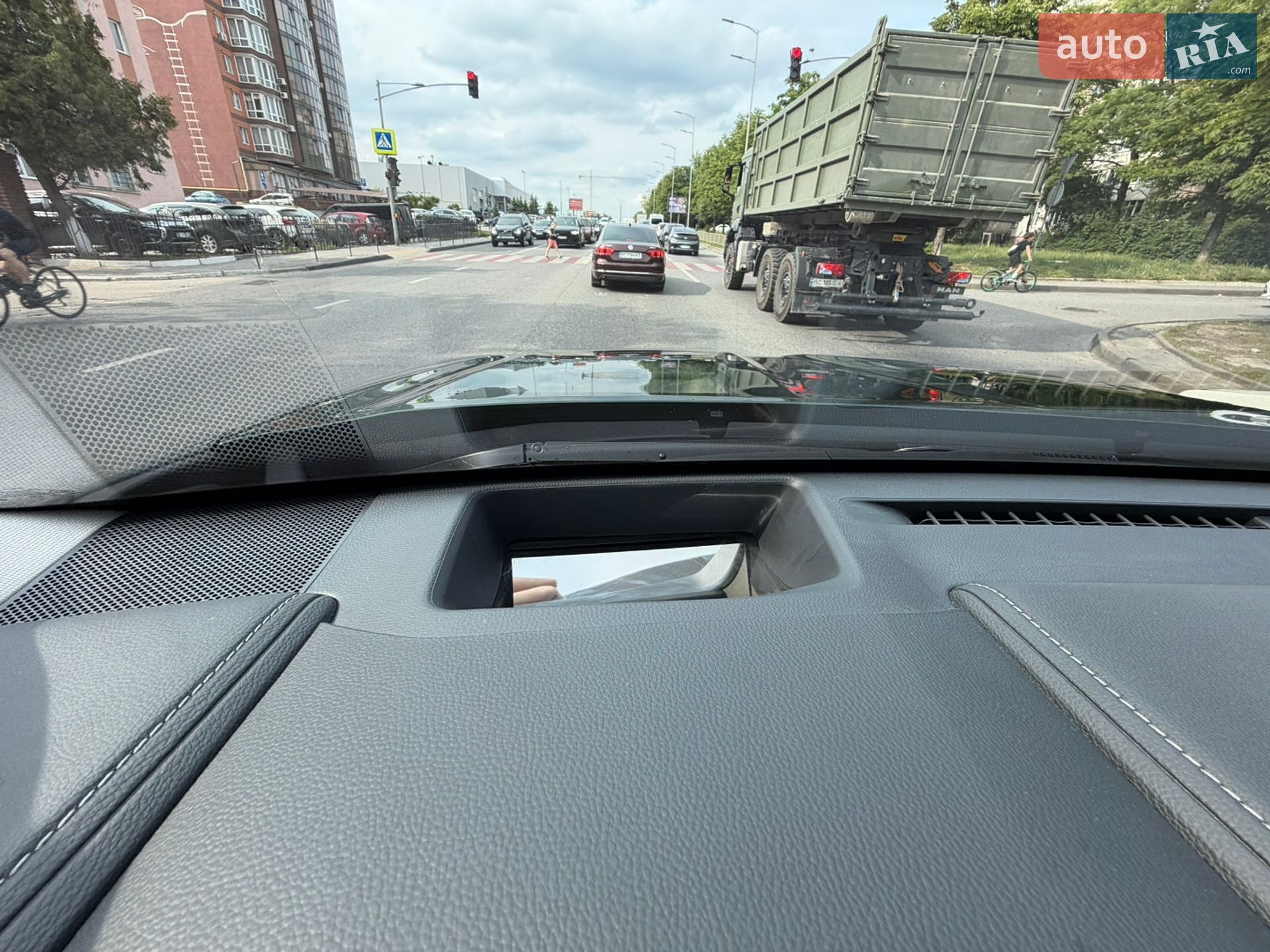 Toyota Highlander 2025 VIN 5TDEBRCHXSS669947 фото оголошення 25 з 46