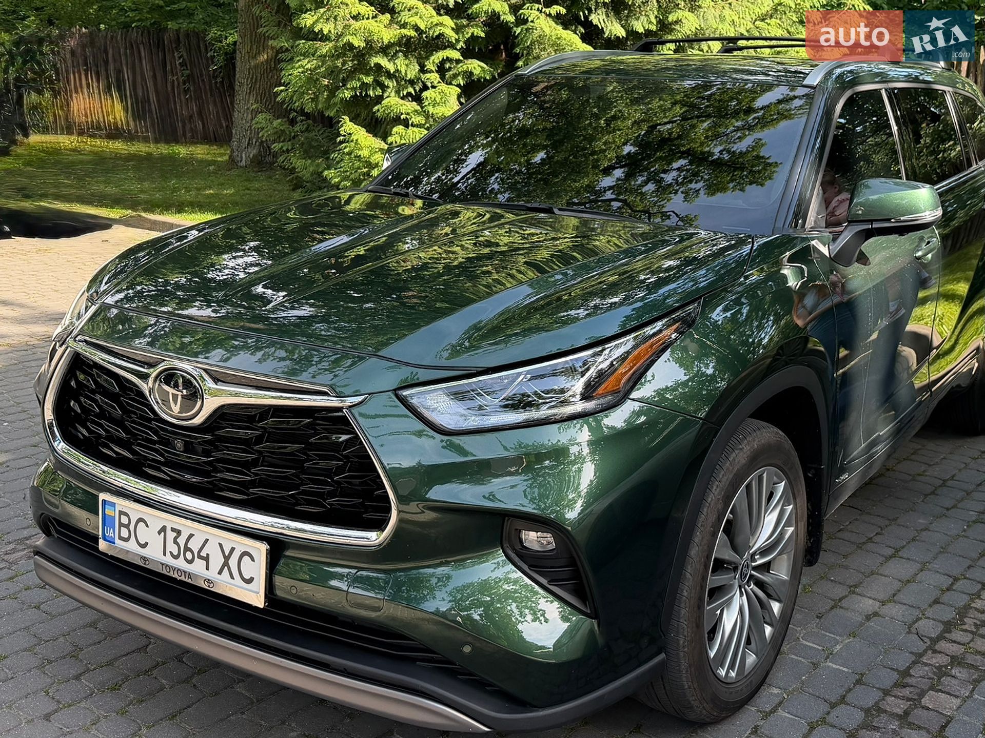 Toyota Highlander 2025 VIN 5TDEBRCHXSS669947 фото оголошення 28 з 46