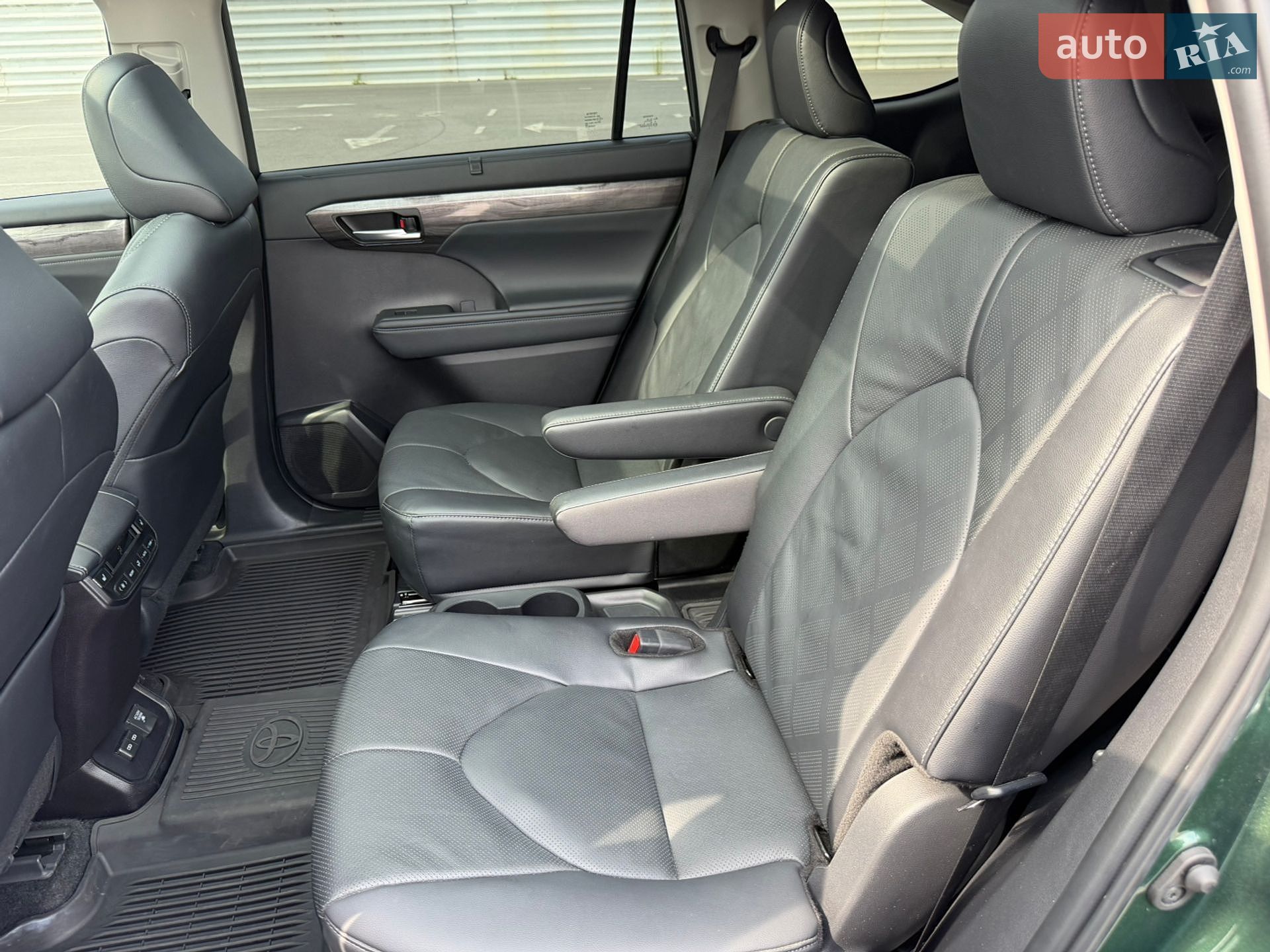 Toyota Highlander 2025 VIN 5TDEBRCHXSS669947 фото оголошення 42 з 46