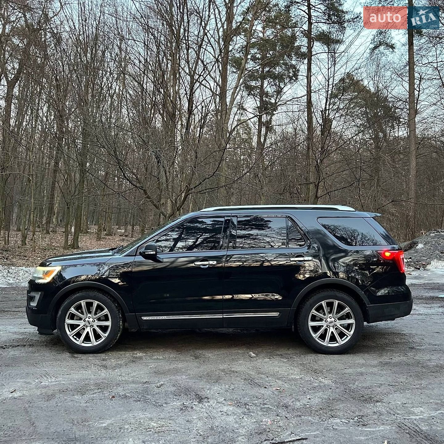 Ford Explorer 2016 VIN 1FM5K7F89HGA95274 фото оголошення 3 з 15