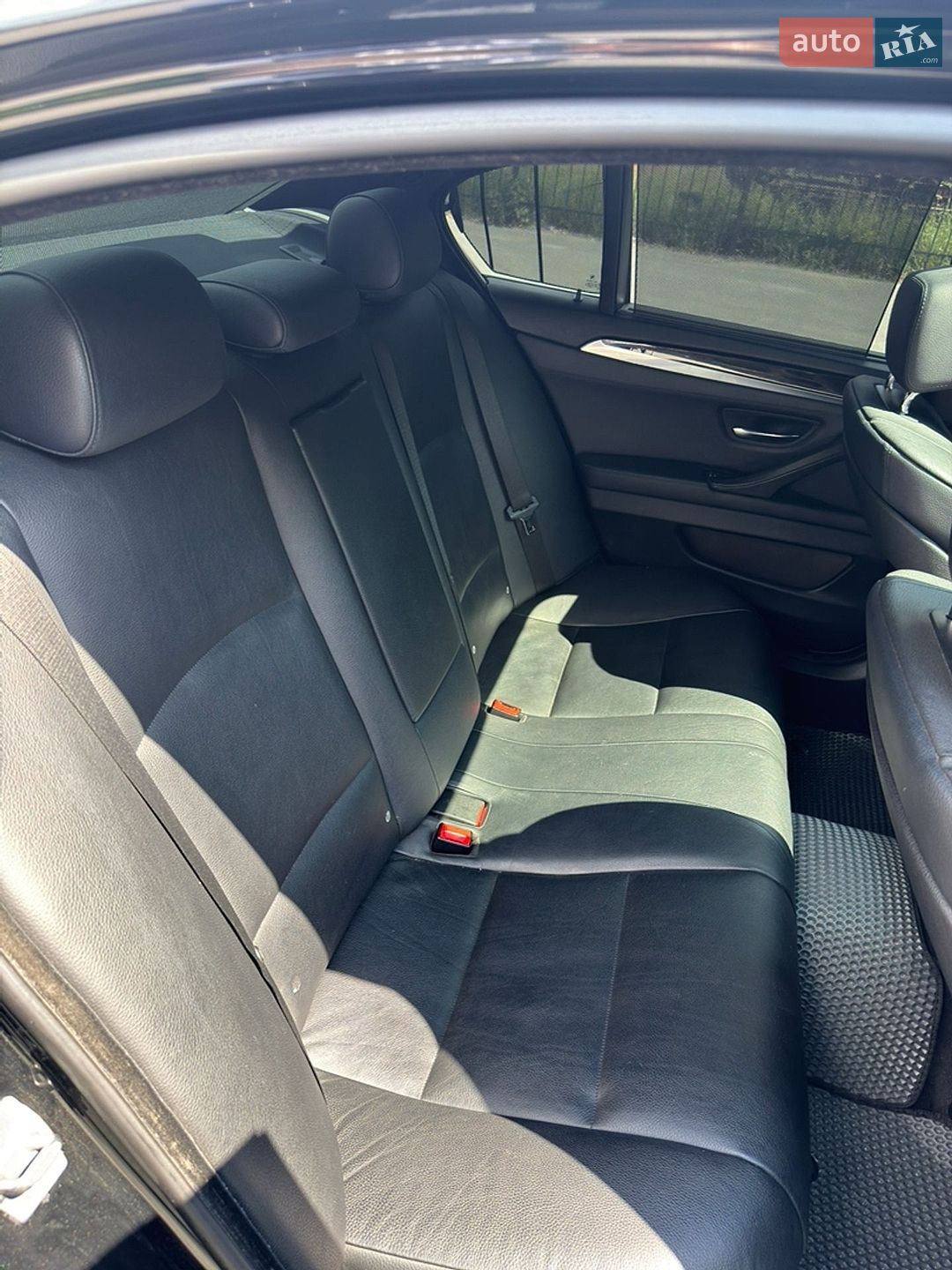 BMW 5 Series 2010 VIN WBAFR7C56BC267111 фото оголошення 9 з 37