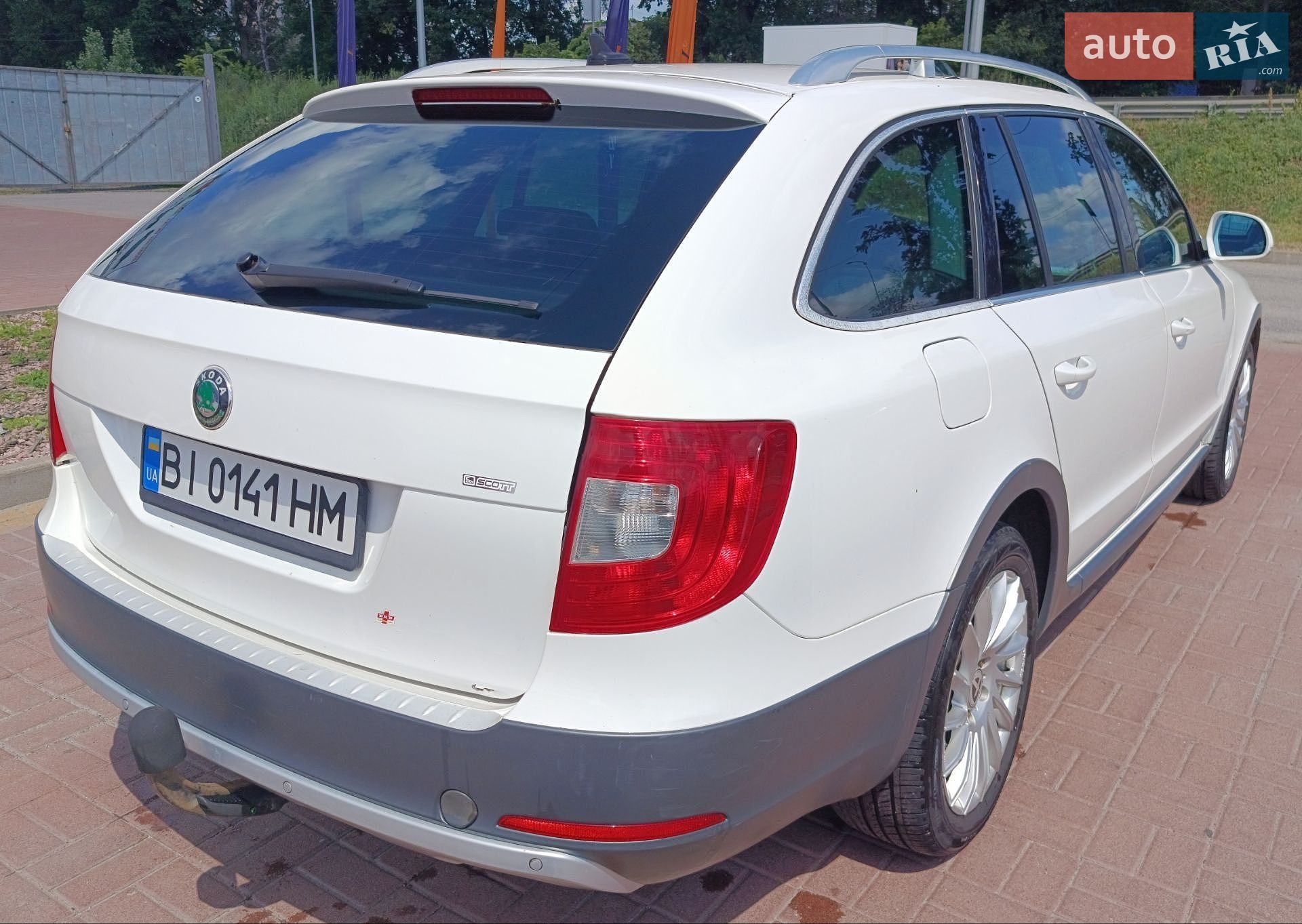 Skoda Superb 2013 VIN TMBLE73T5D9047829 фото оголошення 5 з 14