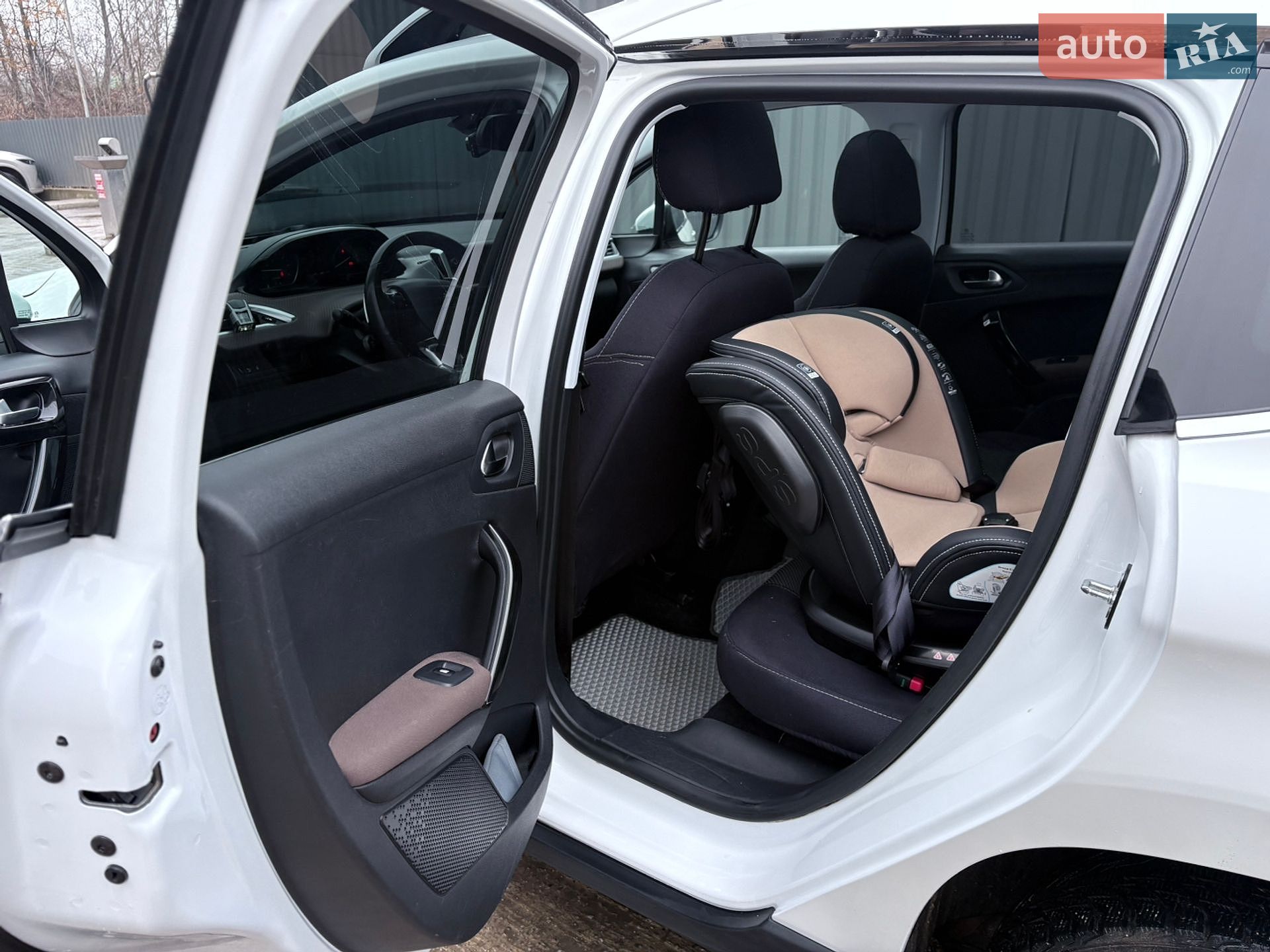 Peugeot 2008 2016 VIN VF3CUHMZ0GY047535 фото оголошення 11 з 20