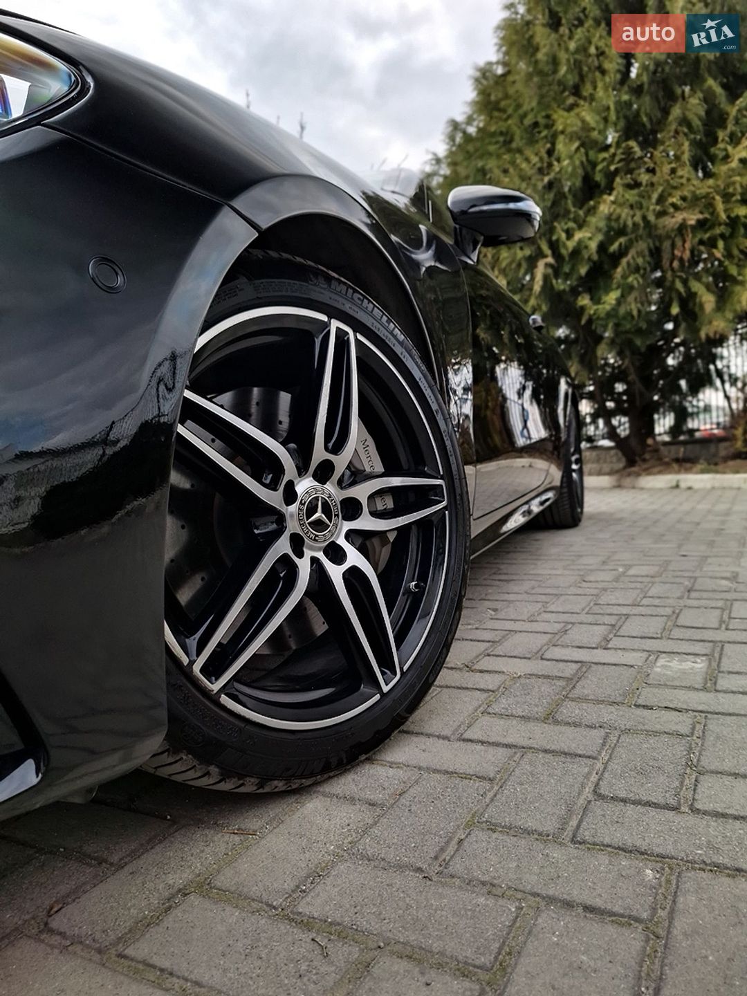 Mercedes-Benz E-Class 2019 VIN WDD1J6HB2KF109172 фото оголошення 4 з 44