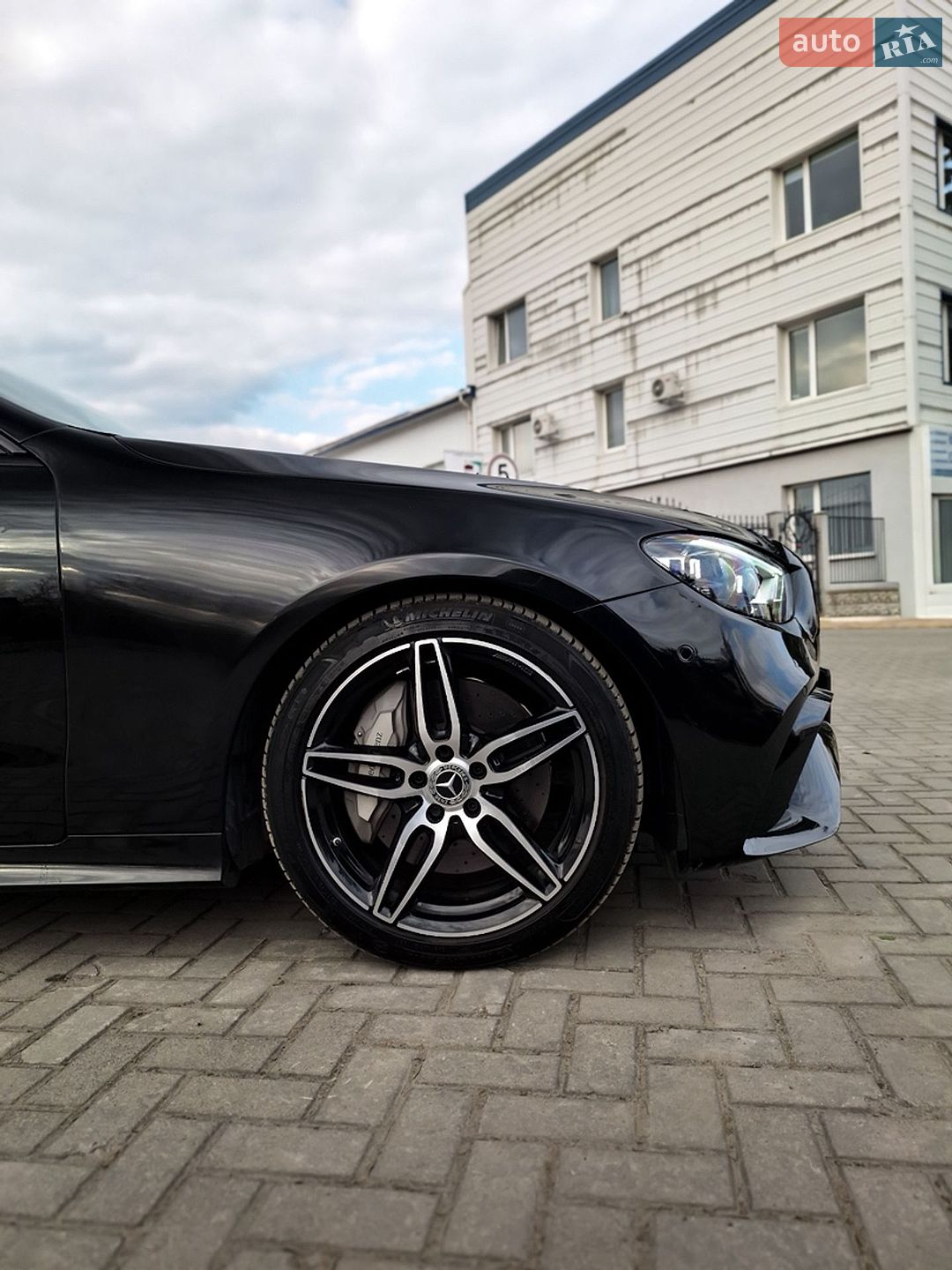 Mercedes-Benz E-Class 2019 VIN WDD1J6HB2KF109172 фото оголошення 12 з 44