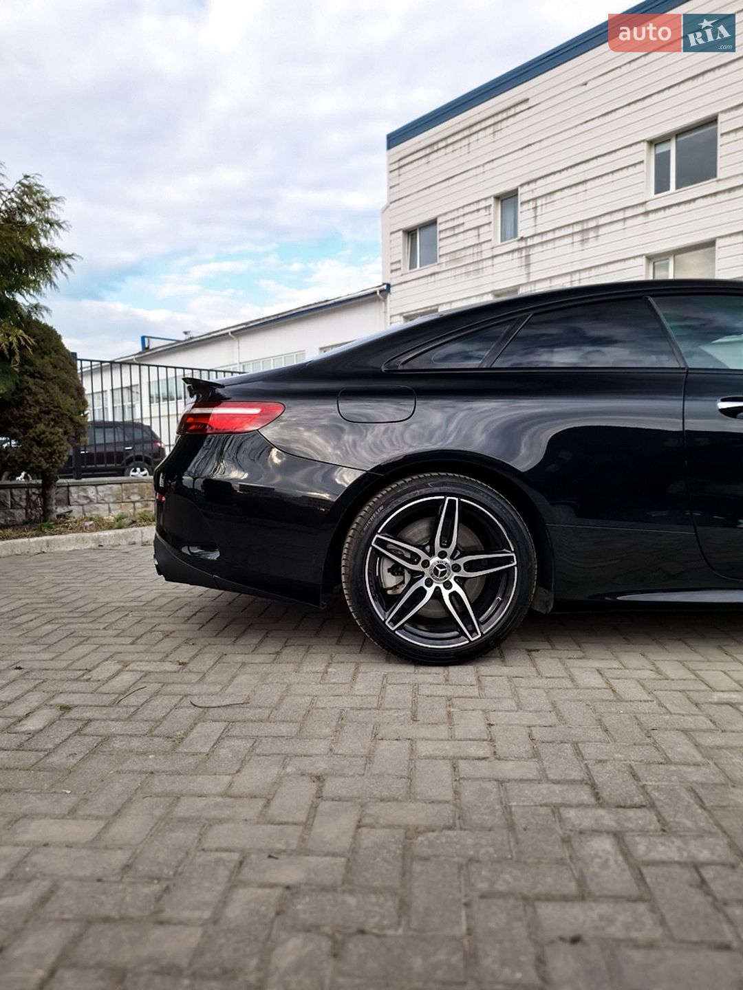 Mercedes-Benz E-Class 2019 VIN WDD1J6HB2KF109172 фото оголошення 13 з 44