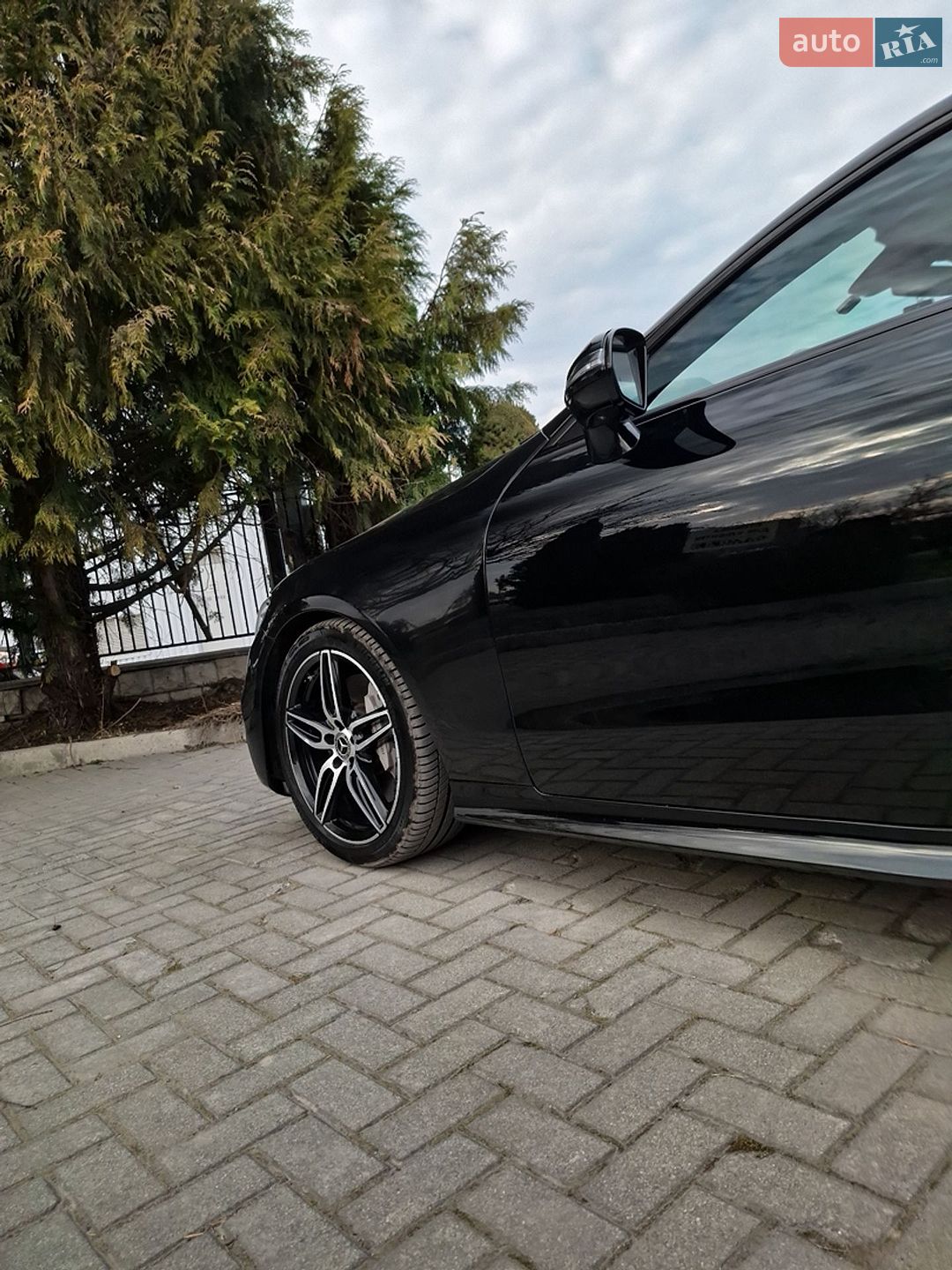 Mercedes-Benz E-Class 2019 VIN WDD1J6HB2KF109172 фото оголошення 16 з 44