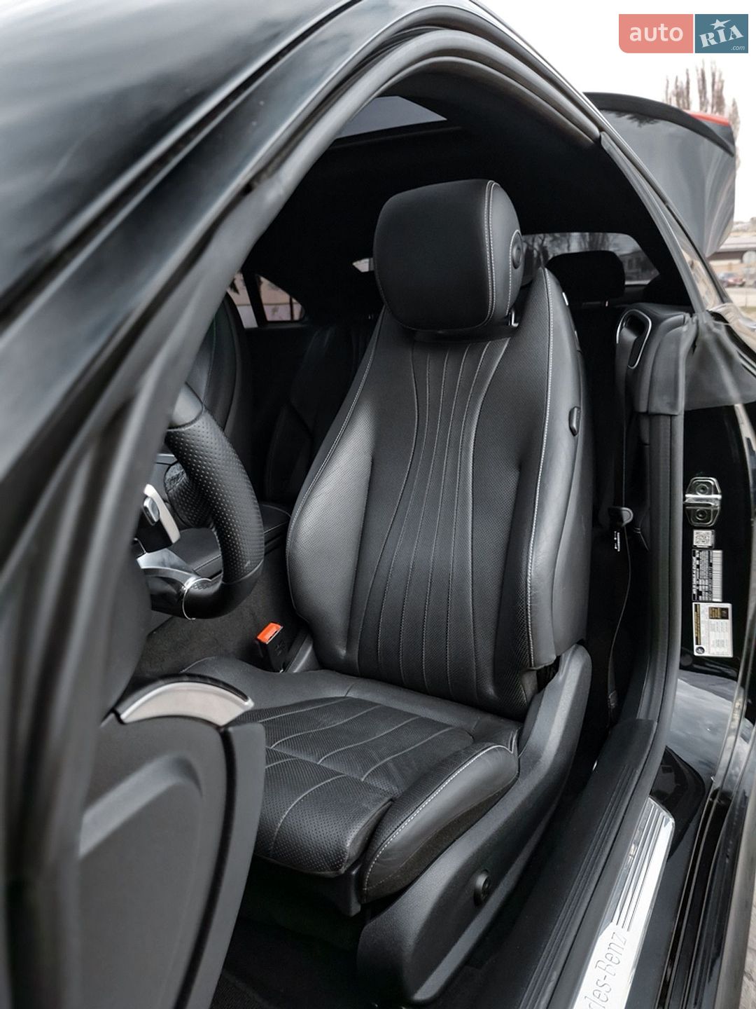 Mercedes-Benz E-Class 2019 VIN WDD1J6HB2KF109172 фото оголошення 30 з 44