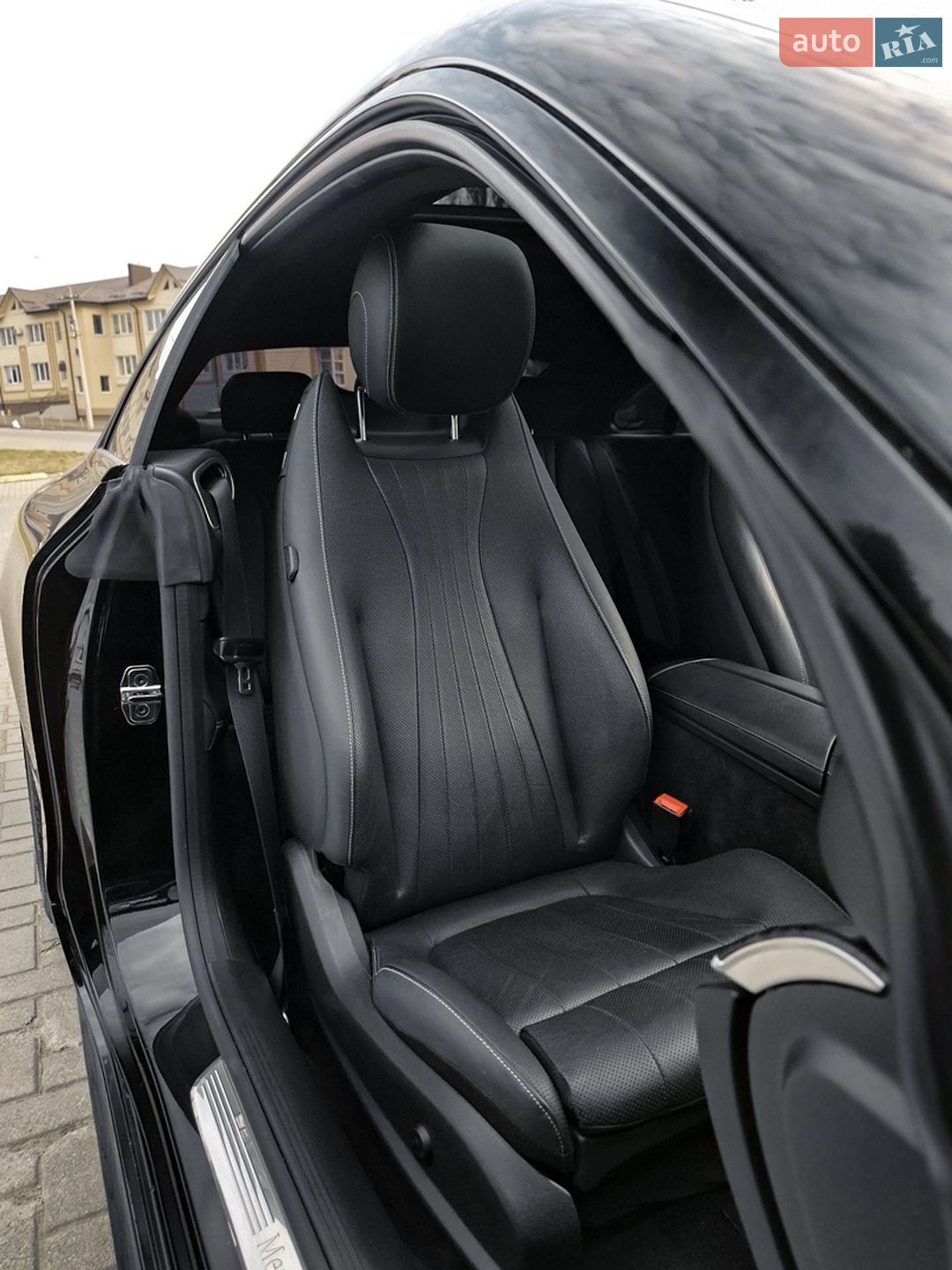 Mercedes-Benz E-Class 2019 VIN WDD1J6HB2KF109172 фото оголошення 33 з 44