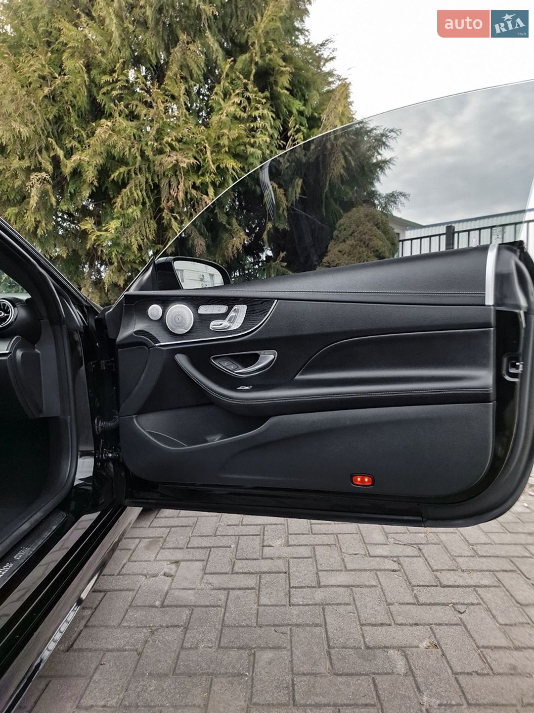 Mercedes-Benz E-Class 2019 VIN WDD1J6HB2KF109172 фото оголошення 34 з 44