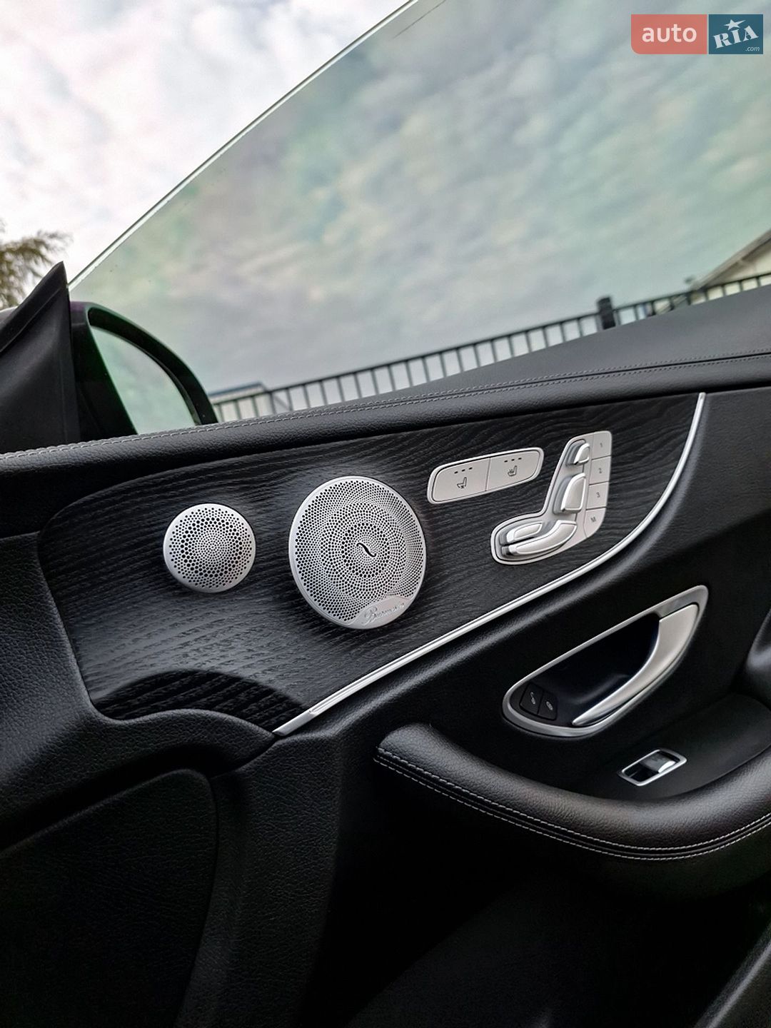 Mercedes-Benz E-Class 2019 VIN WDD1J6HB2KF109172 фото оголошення 35 з 44