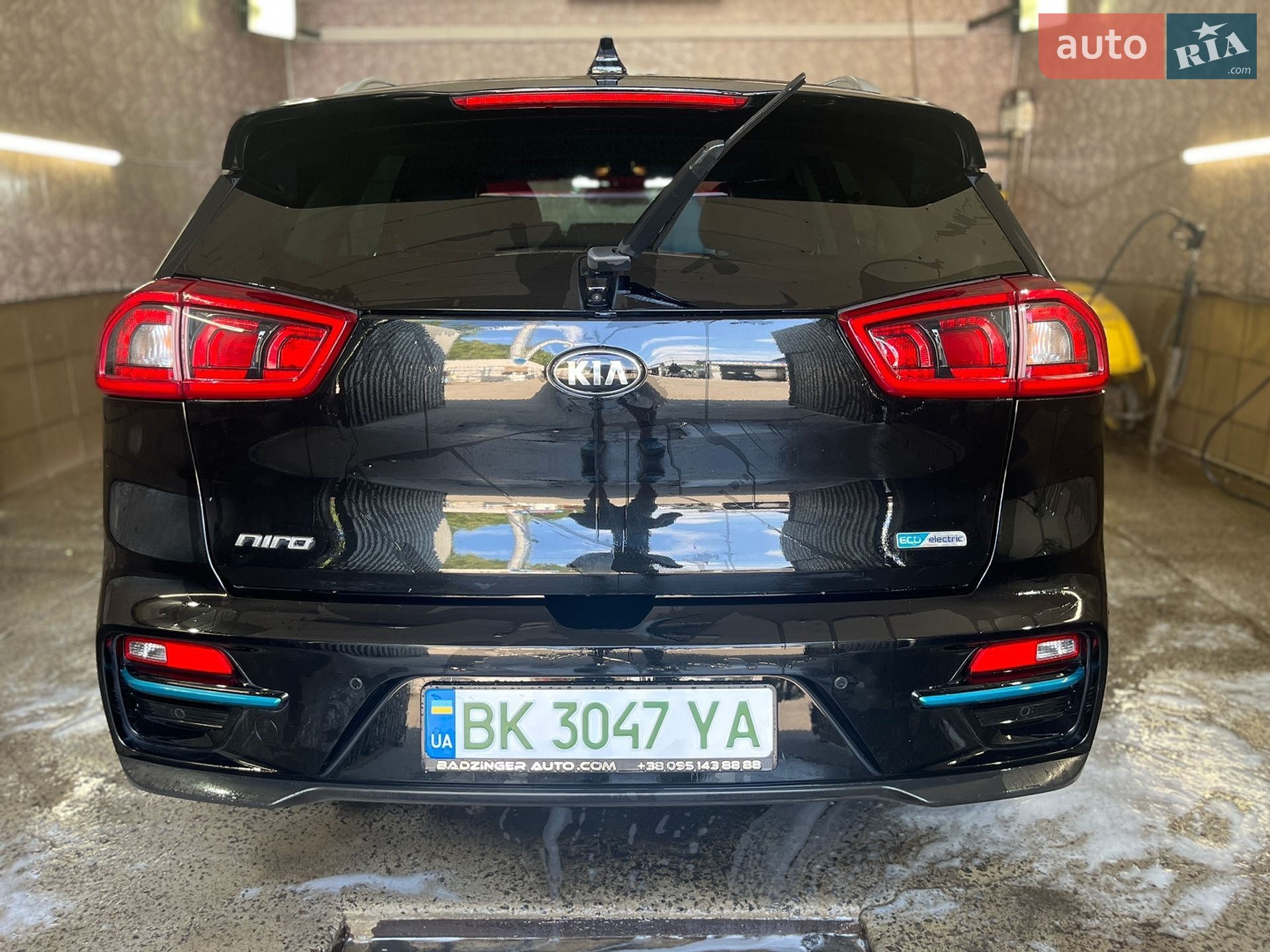Kia Niro 2019 VIN KNACC81GFK5024539 фото оголошення 2 з 18