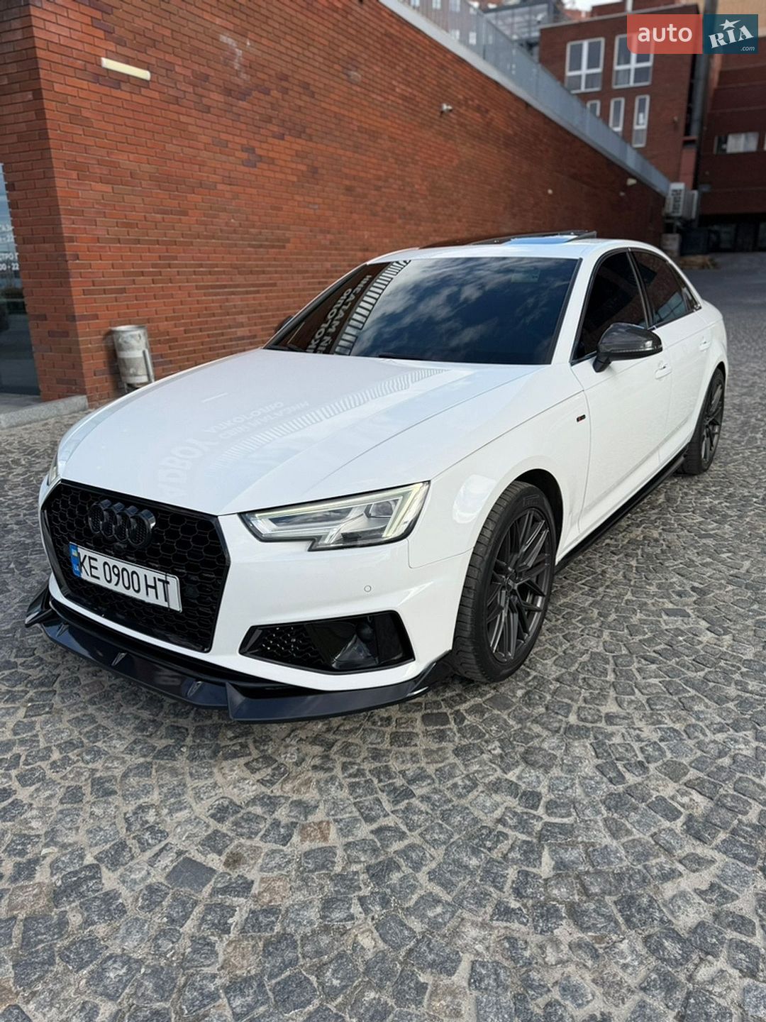 Audi A4 2019 VIN WAUENAF4XKA116324 фото оголошення 4 з 22