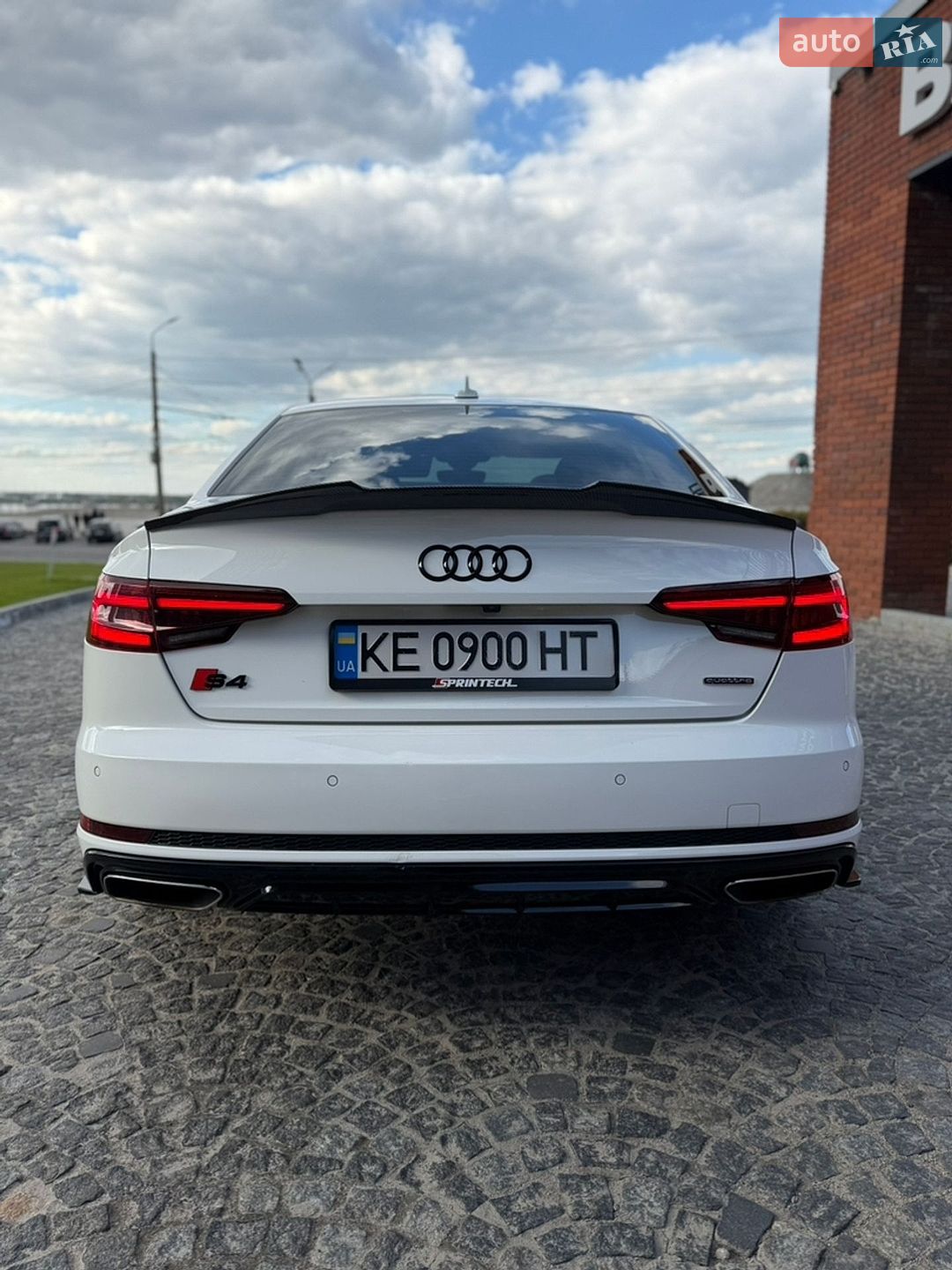 Audi A4 2019 VIN WAUENAF4XKA116324 фото оголошення 8 з 22