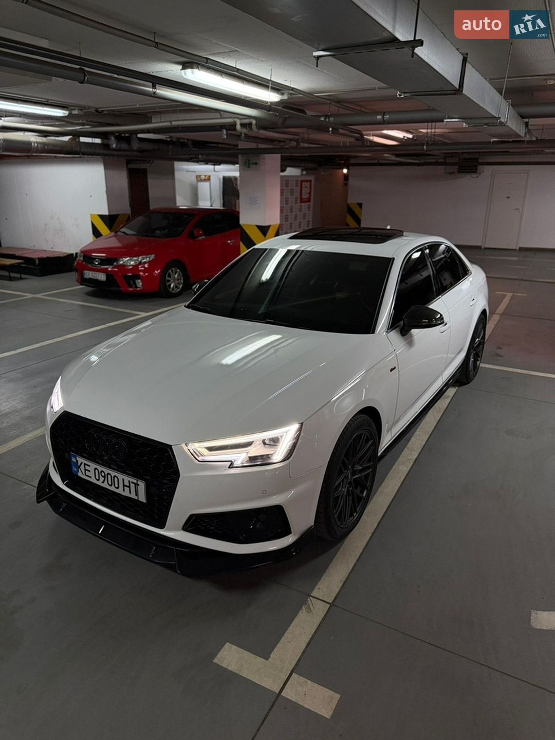 Audi A4 2019 VIN WAUENAF4XKA116324 фото оголошення 17 з 22