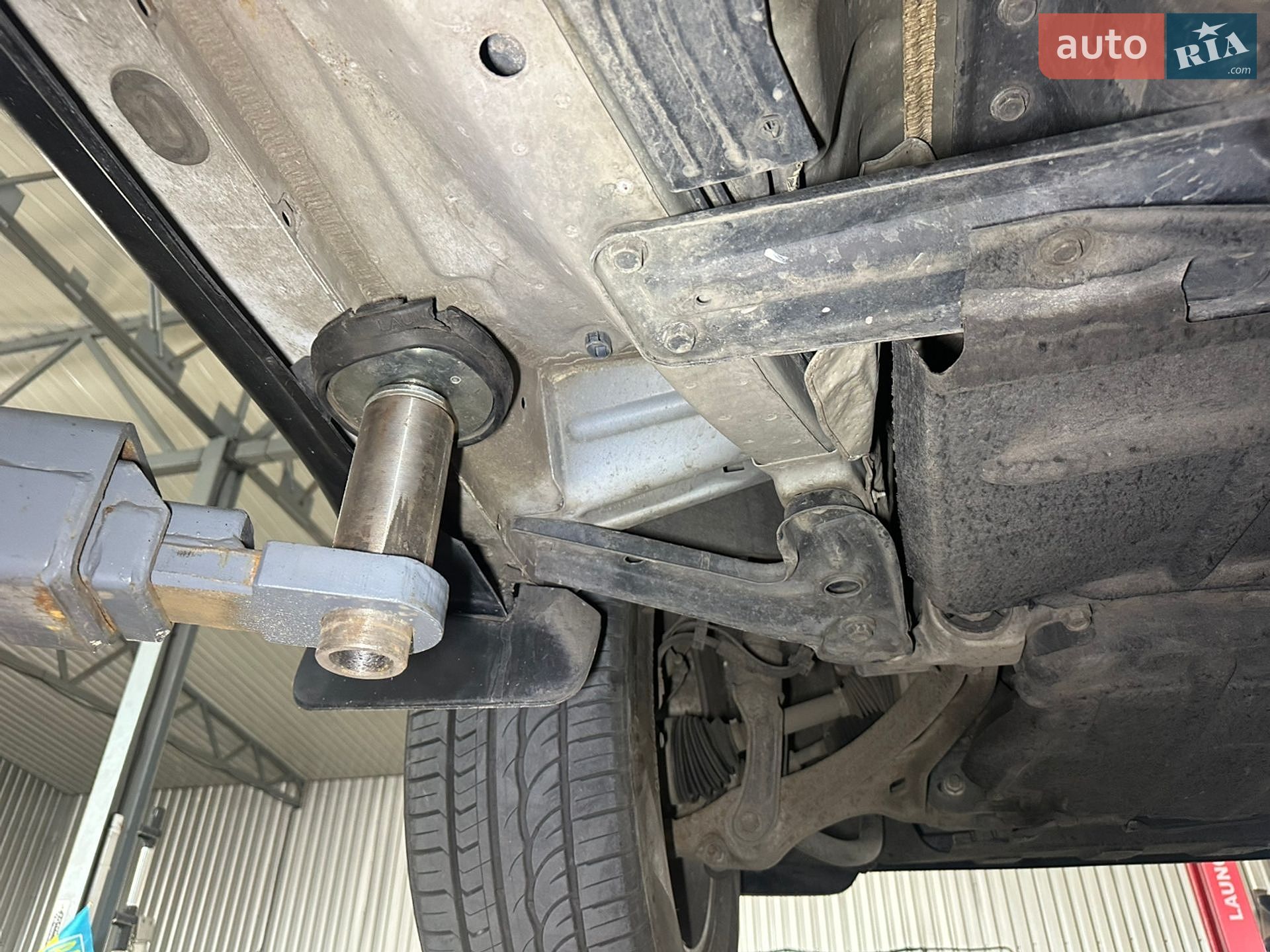 Jeep Grand Cherokee 2013 VIN 1C4RJFAM1EC212985 фото оголошення 32 з 59