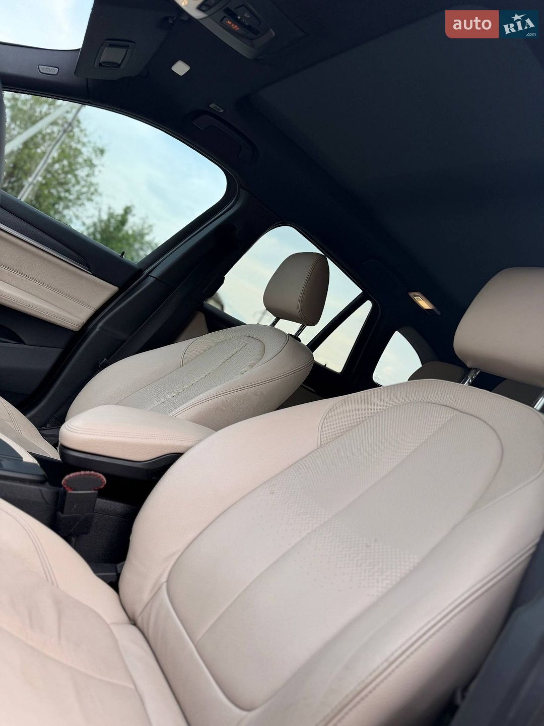 BMW X1 2018 VIN WBXHU7C30J3H43530 фото оголошення 10 з 17
