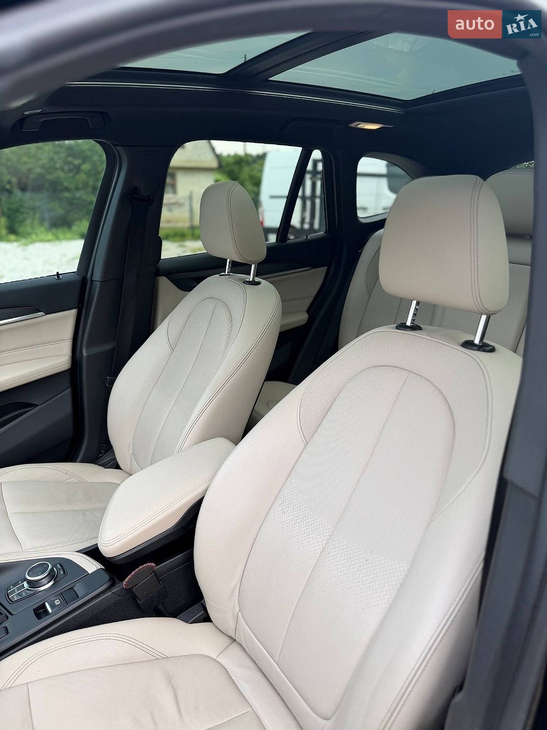 BMW X1 2018 VIN WBXHU7C30J3H43530 фото оголошення 12 з 17
