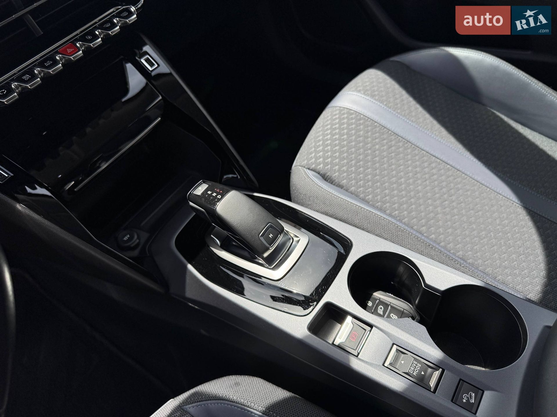 Peugeot 2008 2020 VIN VR3UDYHZRLJ602682 фото оголошення 31 з 42