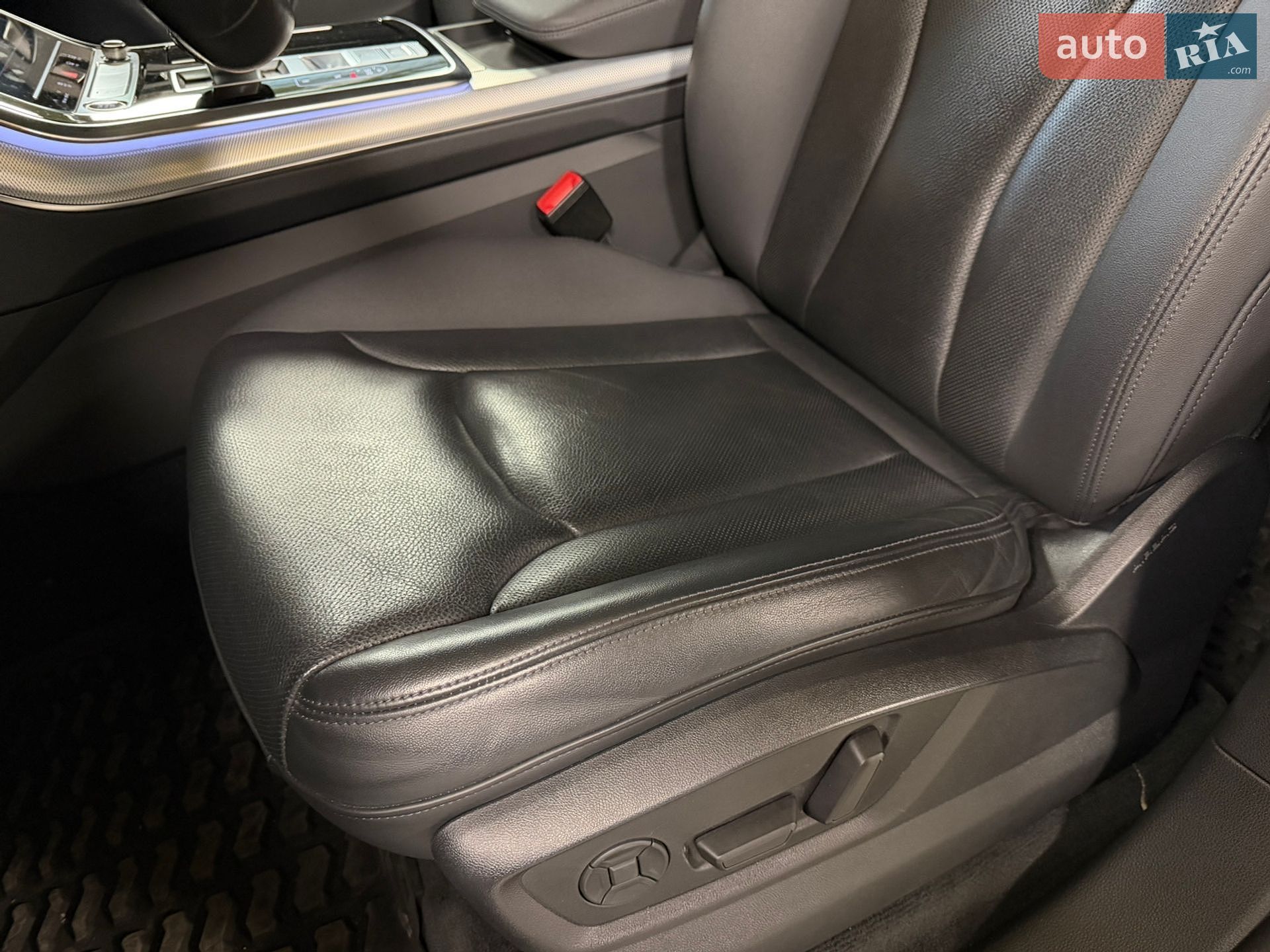 Audi Q8 2020 VIN WAUZZZF10MD012629 фото оголошення 31 з 54