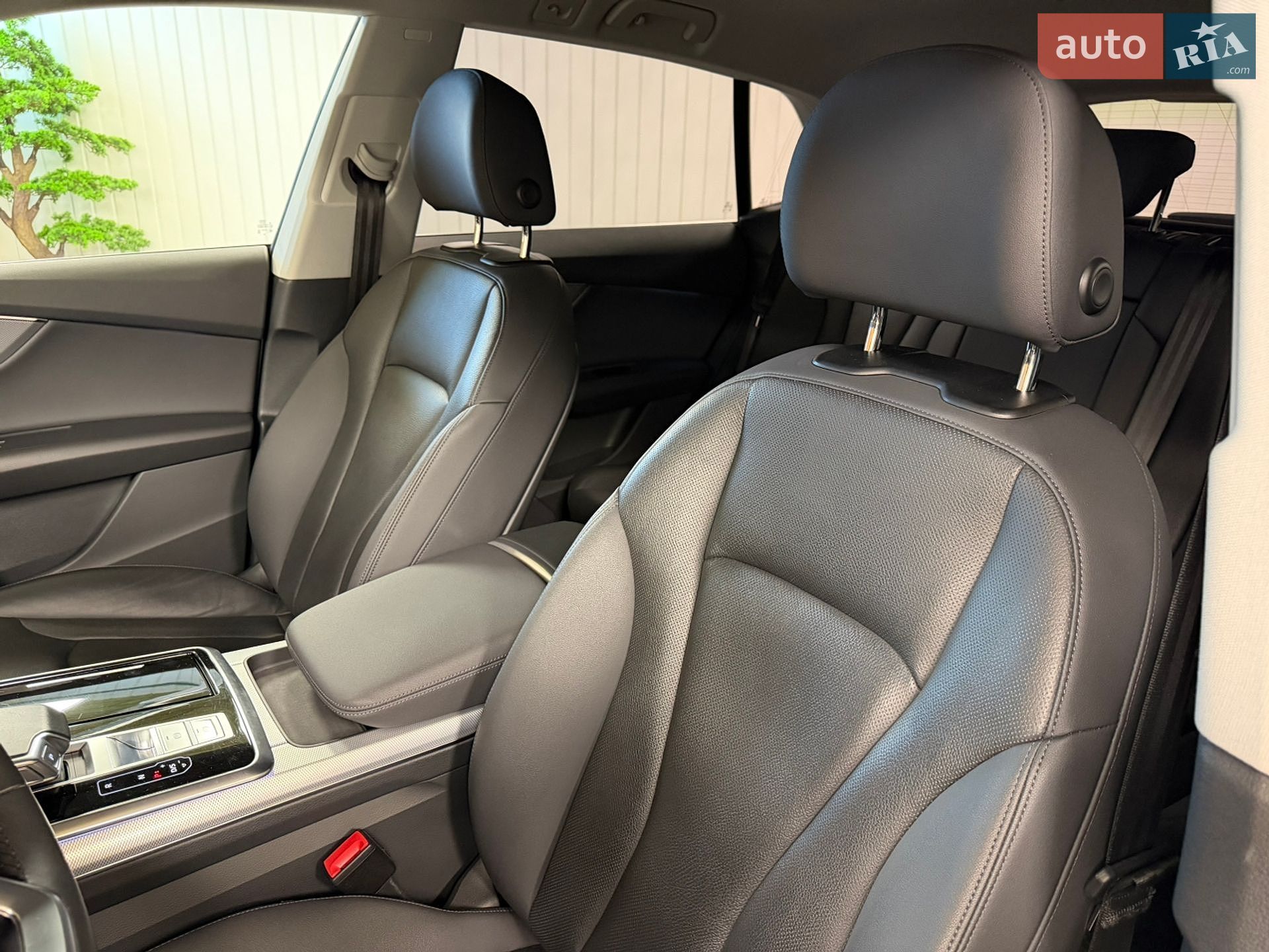 Audi Q8 2020 VIN WAUZZZF10MD012629 фото оголошення 32 з 54