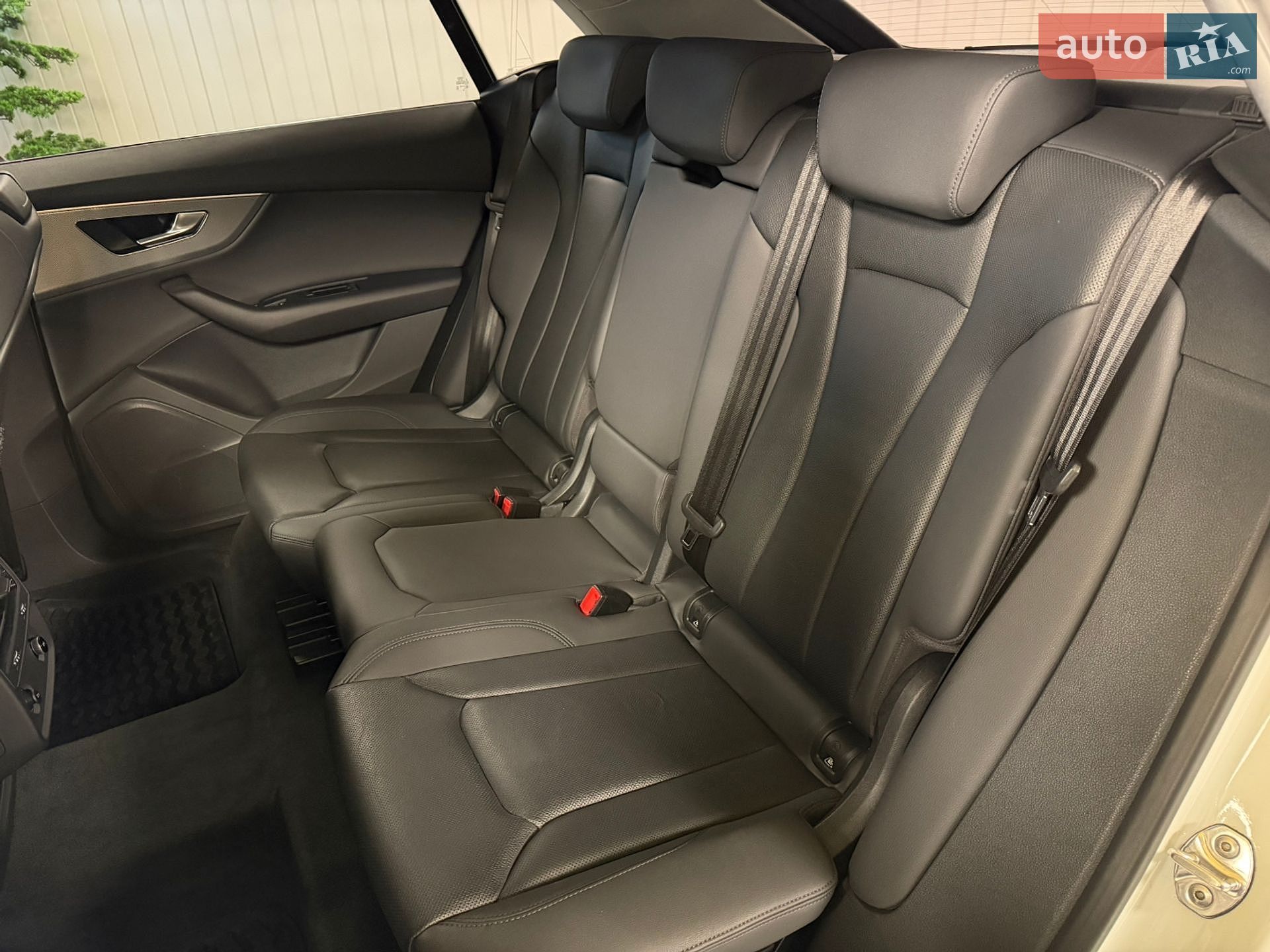 Audi Q8 2020 VIN WAUZZZF10MD012629 фото оголошення 33 з 54