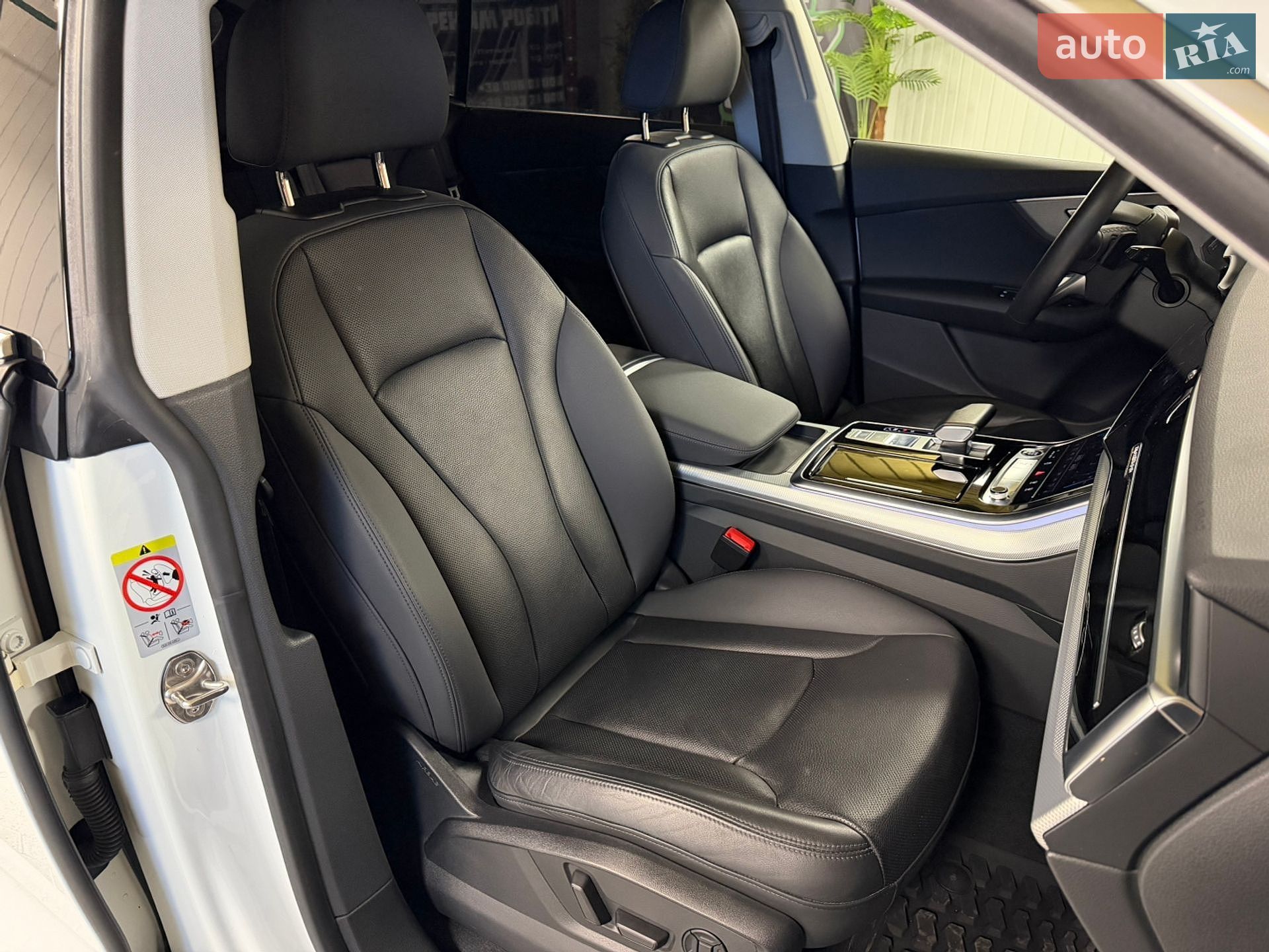 Audi Q8 2020 VIN WAUZZZF10MD012629 фото оголошення 36 з 54