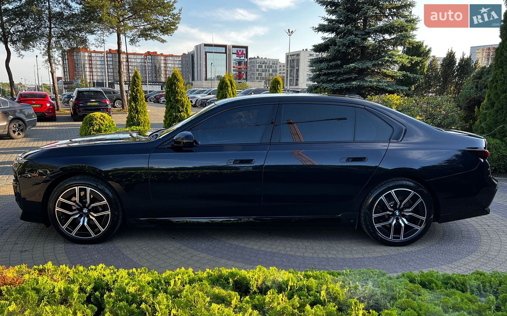 BMW i7 2023 VIN WBY53EJ09RCP29598 фото оголошення 4 з 30