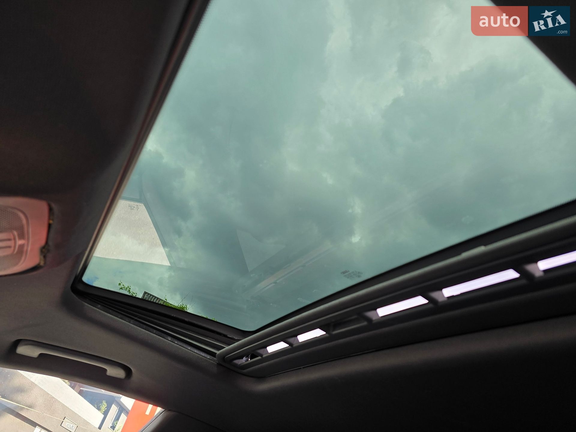 Audi A7 Sportback 2016 VIN WAUWGAFC0GN165683 фото оголошення 24 з 32