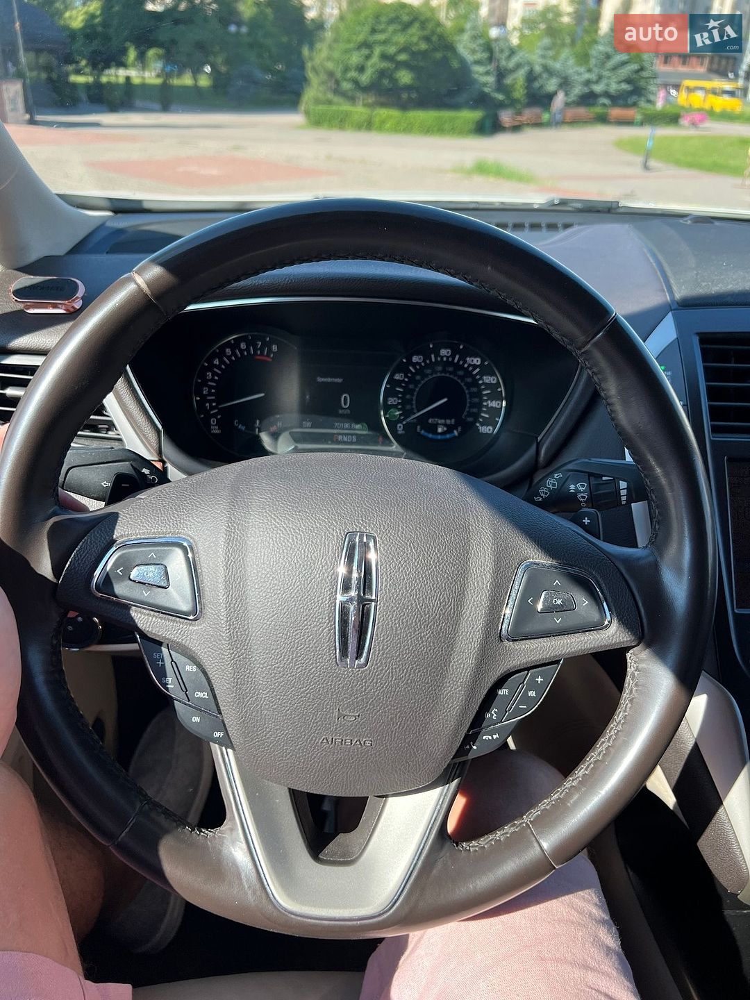 Lincoln MKC 2018 VIN 5LMCJ2D99KUL10053 фото оголошення 3 з 64