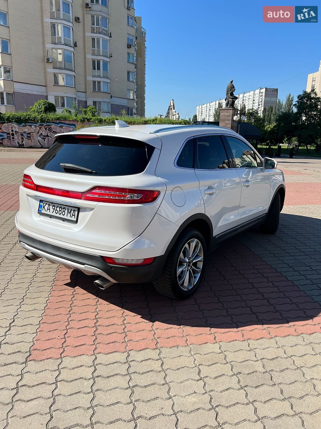 Lincoln MKC 2018 VIN 5LMCJ2D99KUL10053 фото оголошення 16 з 64