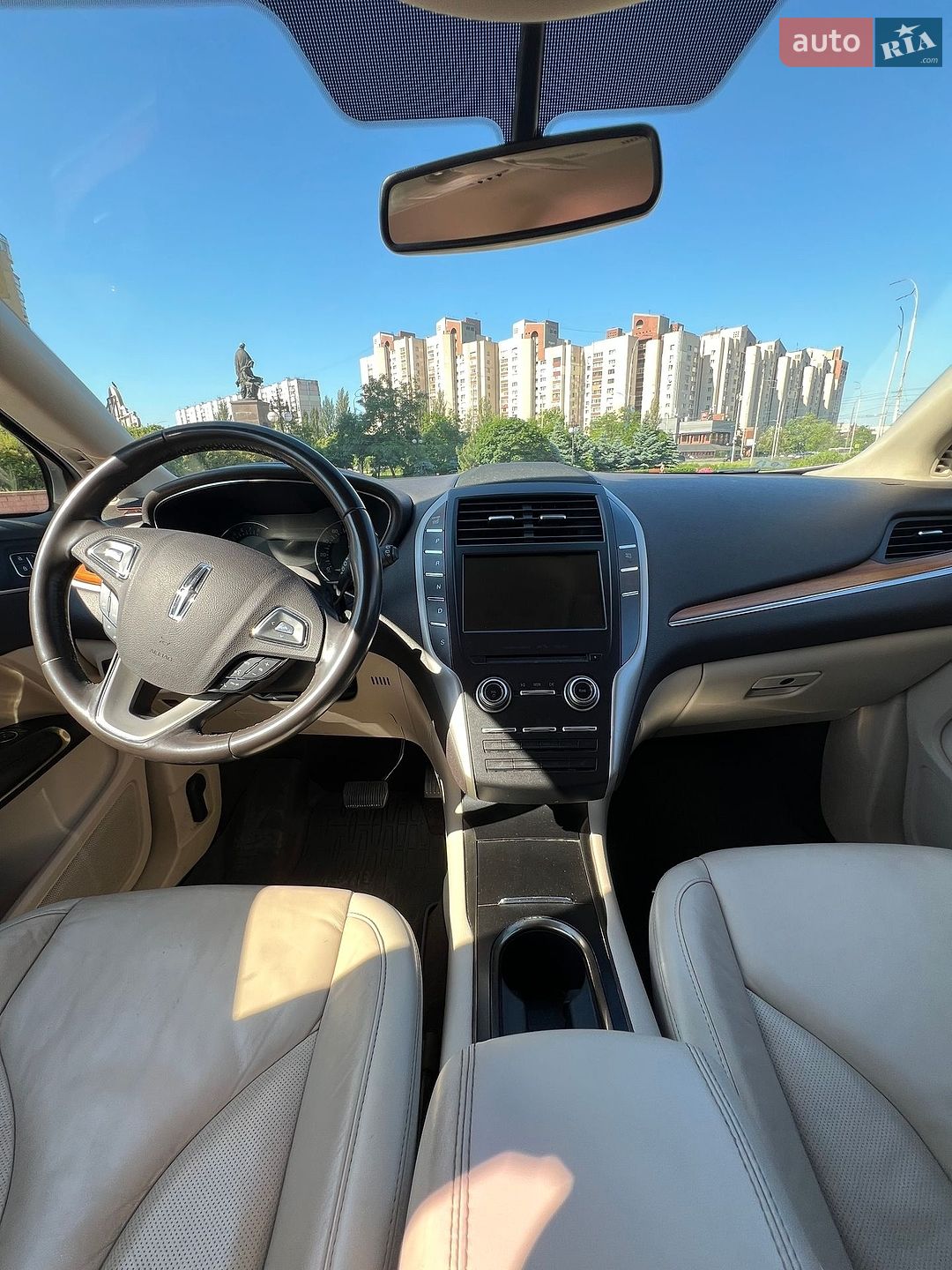 Lincoln MKC 2018 VIN 5LMCJ2D99KUL10053 фото оголошення 31 з 64