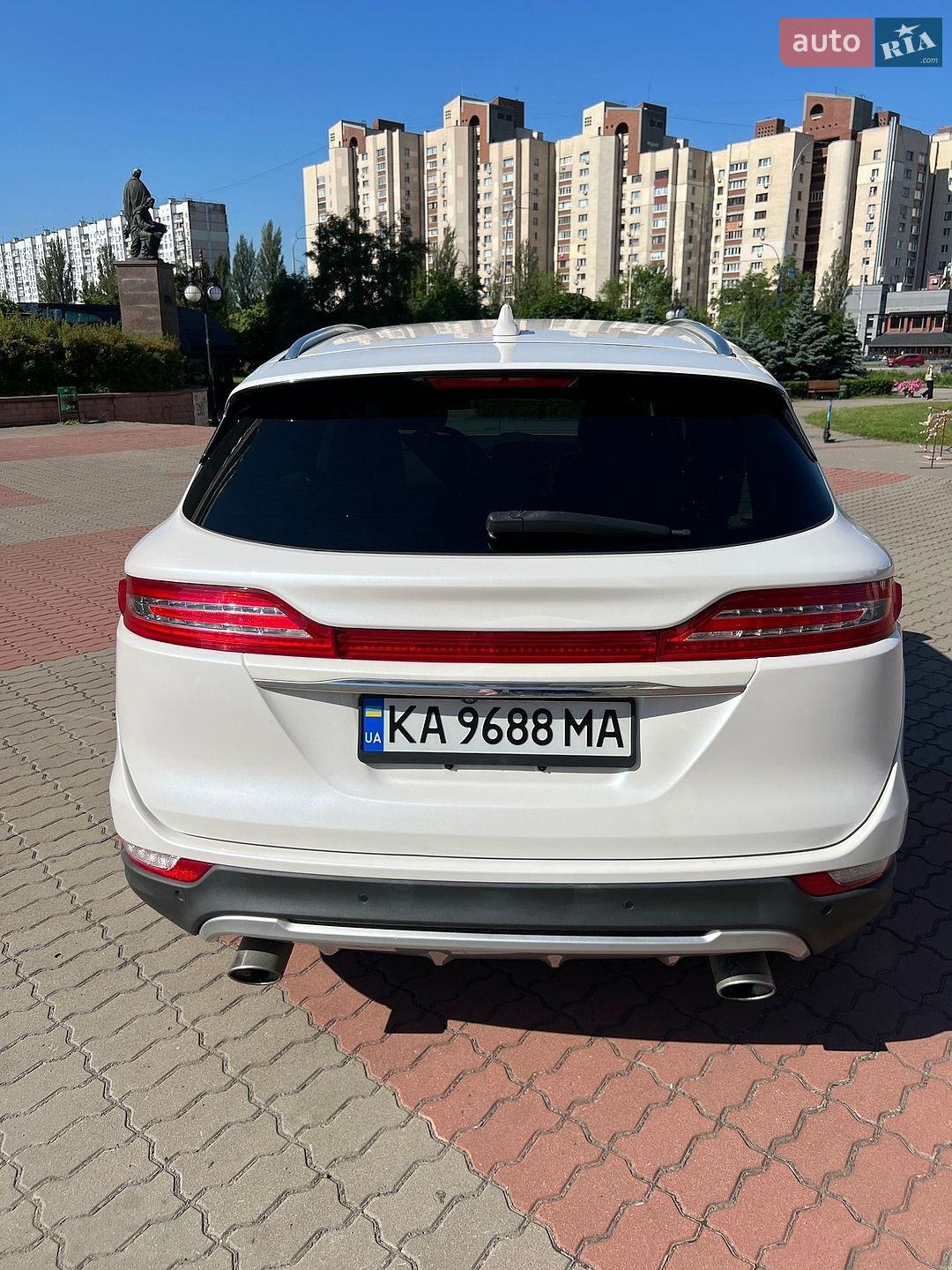 Lincoln MKC 2018 VIN 5LMCJ2D99KUL10053 фото оголошення 37 з 64