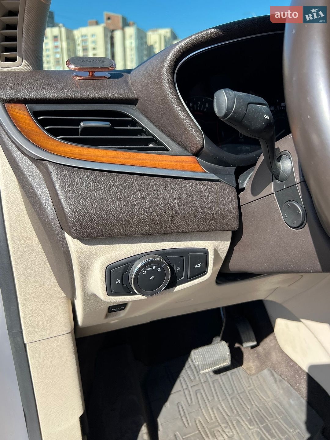 Lincoln MKC 2018 VIN 5LMCJ2D99KUL10053 фото оголошення 48 з 64