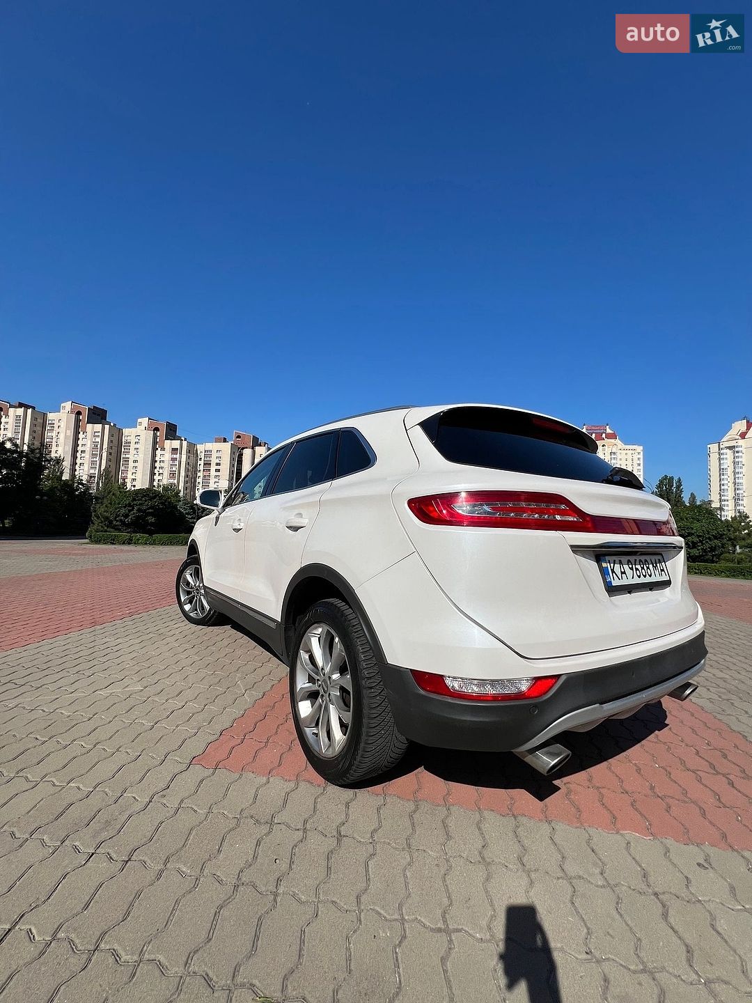 Lincoln MKC 2018 VIN 5LMCJ2D99KUL10053 фото оголошення 51 з 64