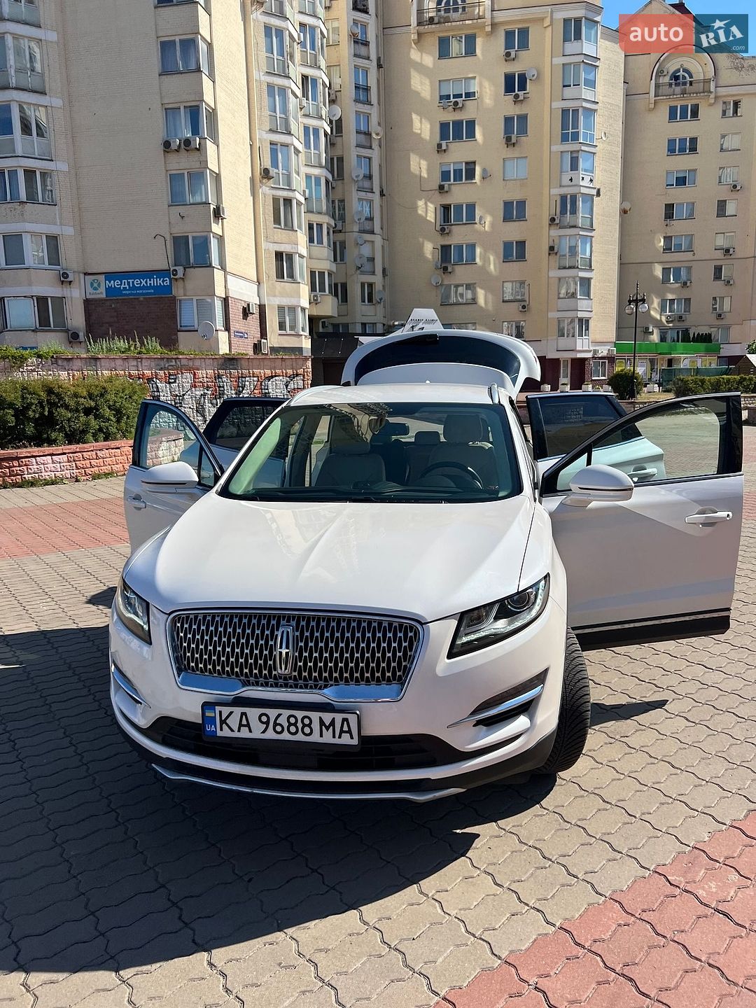 Lincoln MKC 2018 VIN 5LMCJ2D99KUL10053 фото оголошення 59 з 64