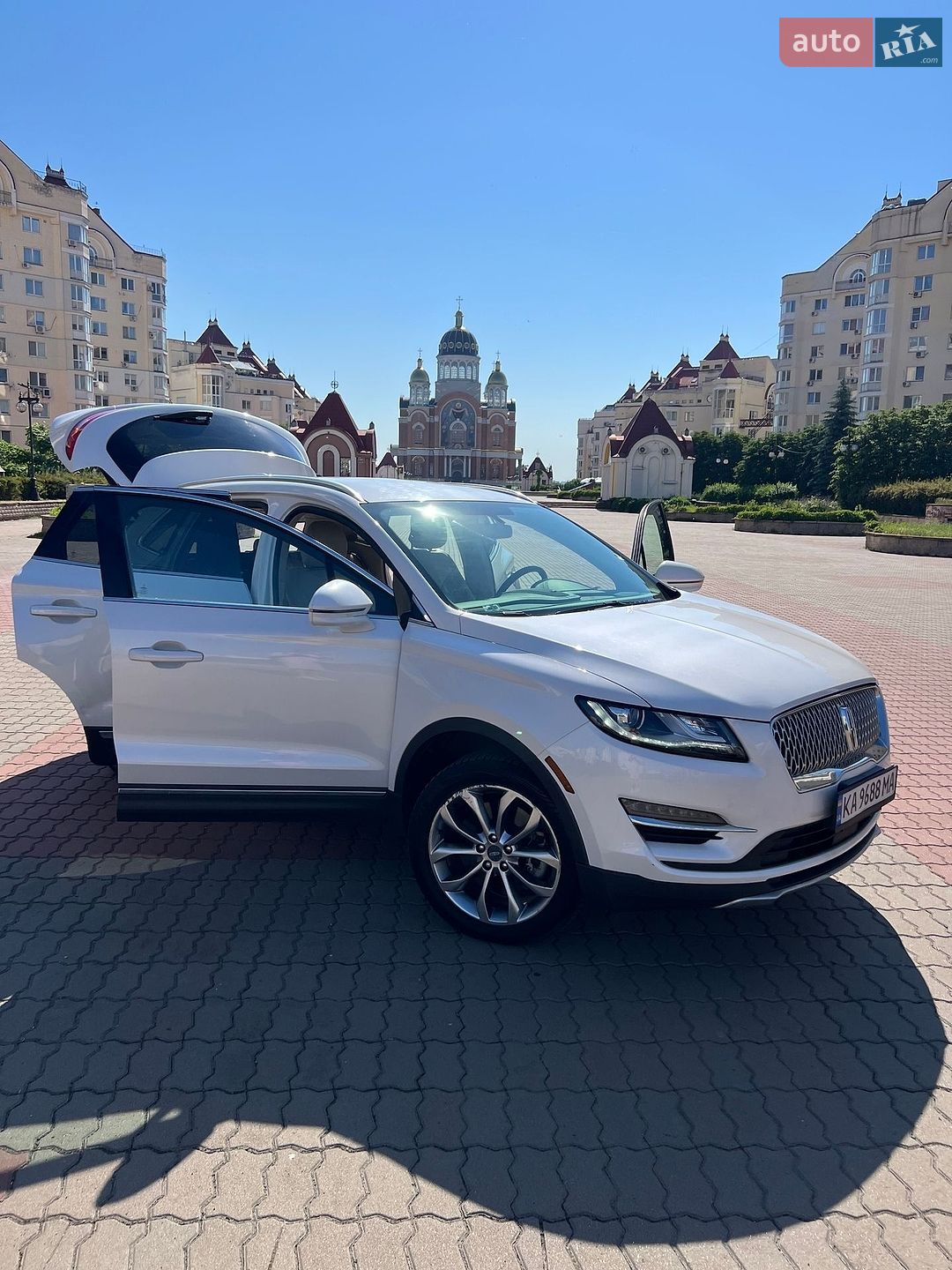 Lincoln MKC 2018 VIN 5LMCJ2D99KUL10053 фото оголошення 60 з 64