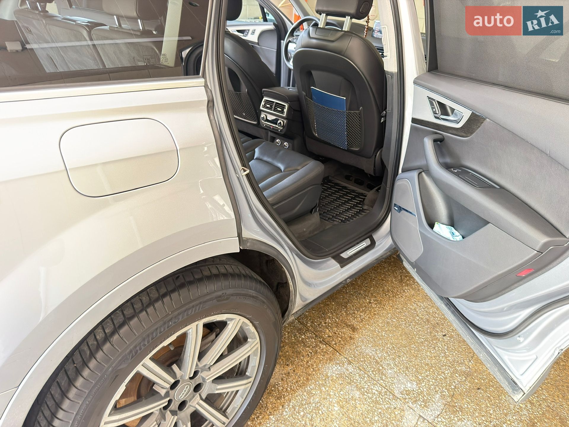 Audi Q7 2018 VIN WA1VAAF73JD031065 фото оголошення 40 з 50