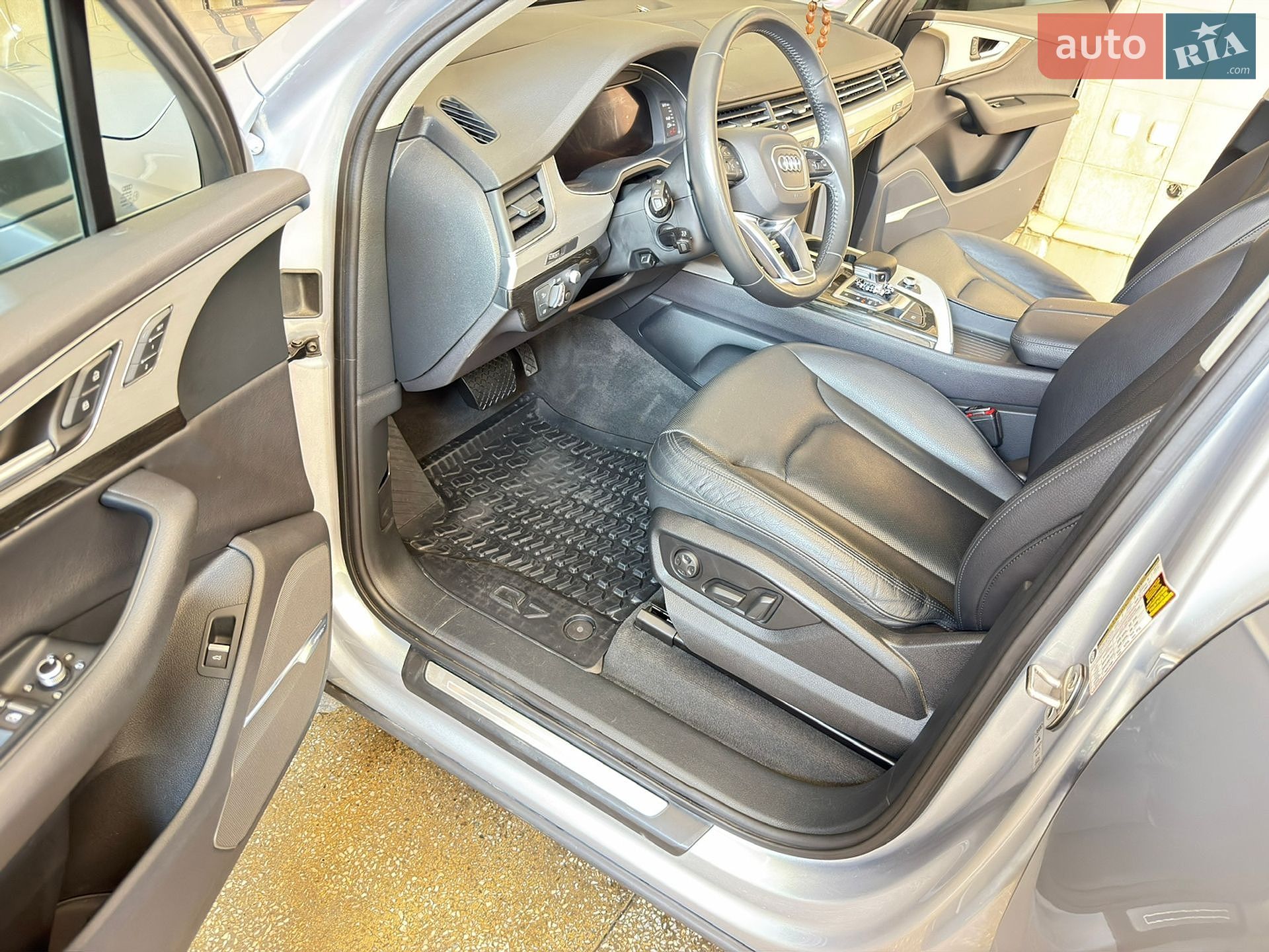 Audi Q7 2018 VIN WA1VAAF73JD031065 фото оголошення 47 з 50
