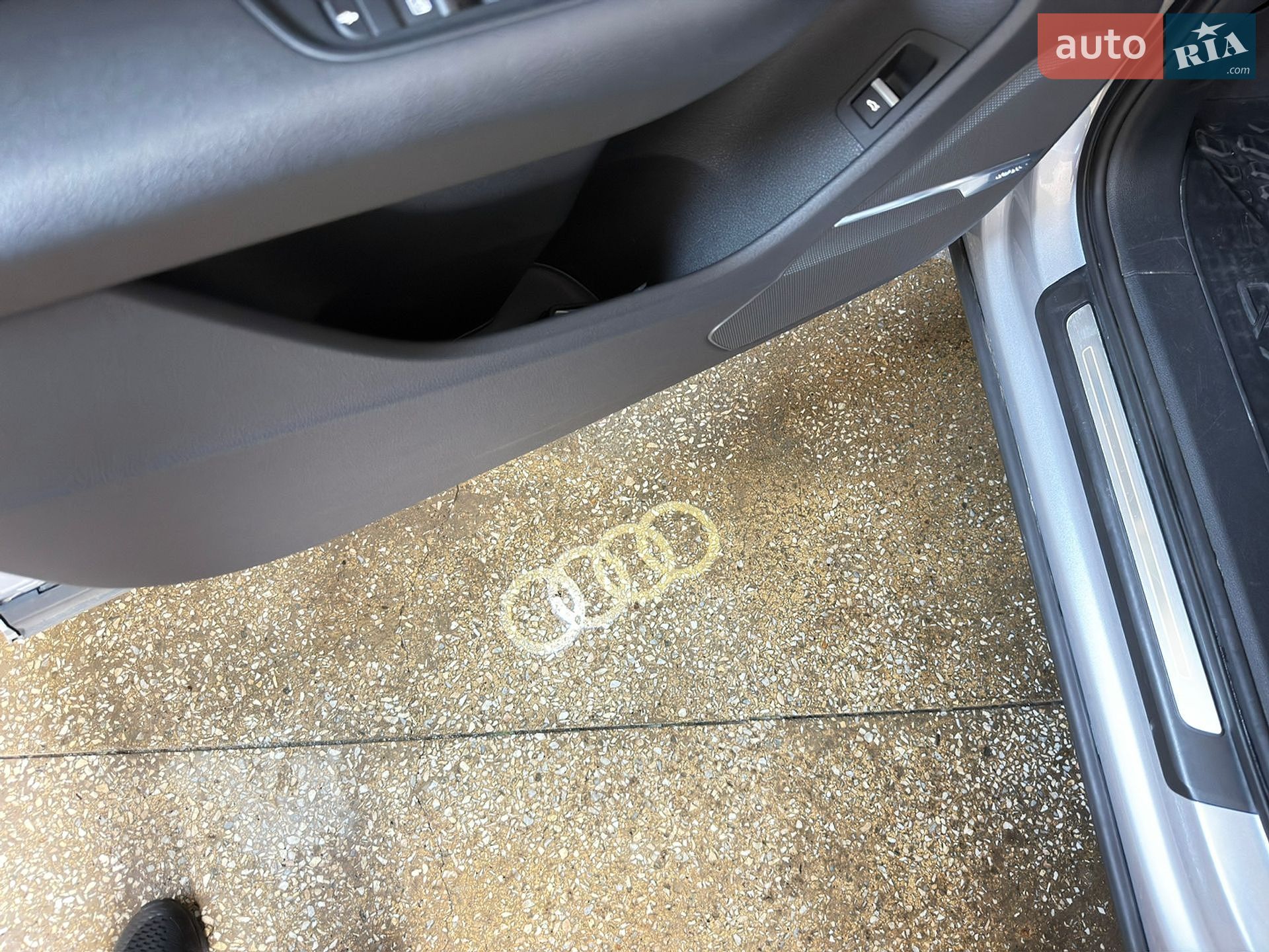 Audi Q7 2018 VIN WA1VAAF73JD031065 фото оголошення 49 з 50