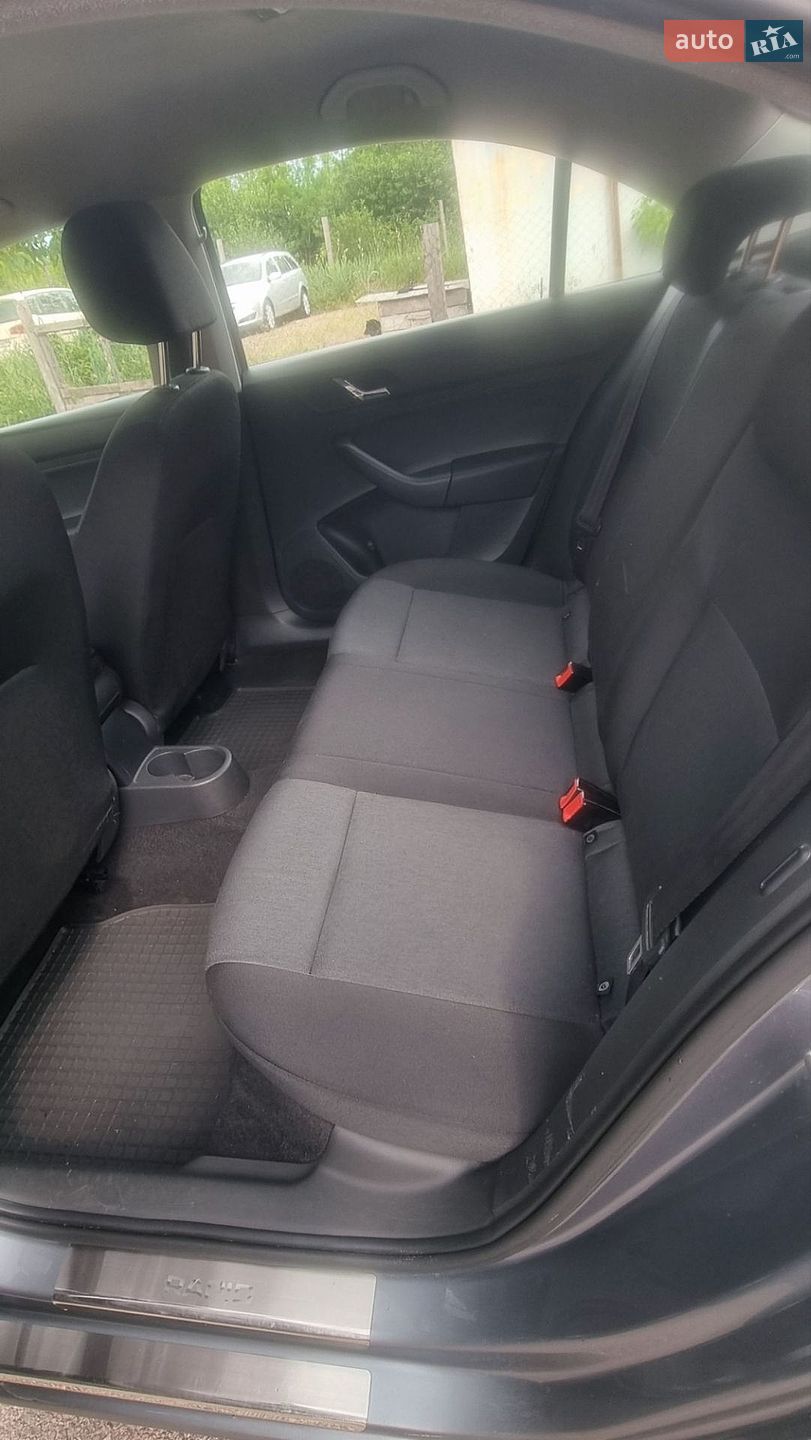 Skoda Rapid 2013 VIN TMBAD4NH9DB100784 фото оголошення 16 з 27