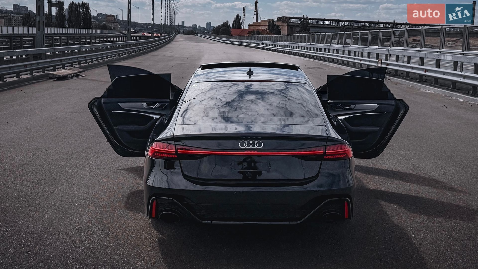 Audi S7 Sportback 2019 VIN WAUPFAF23LN017116 фото оголошення 10 з 26
