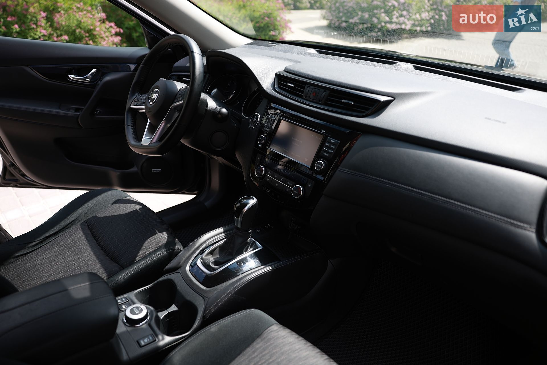 Nissan X-Trail 2019 VIN JN1TANT32U0100569 фото оголошення 18 з 37