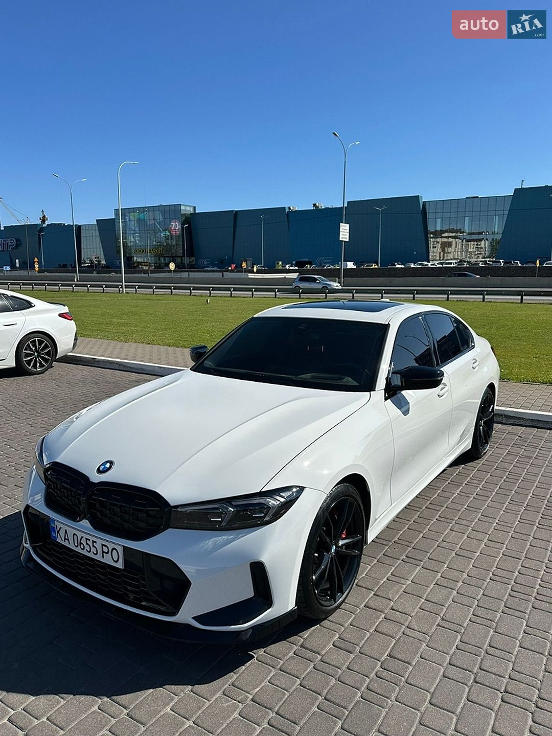 BMW 3 Series 2023 VIN 3MW49FF01P8D15467 фото оголошення 2 з 11