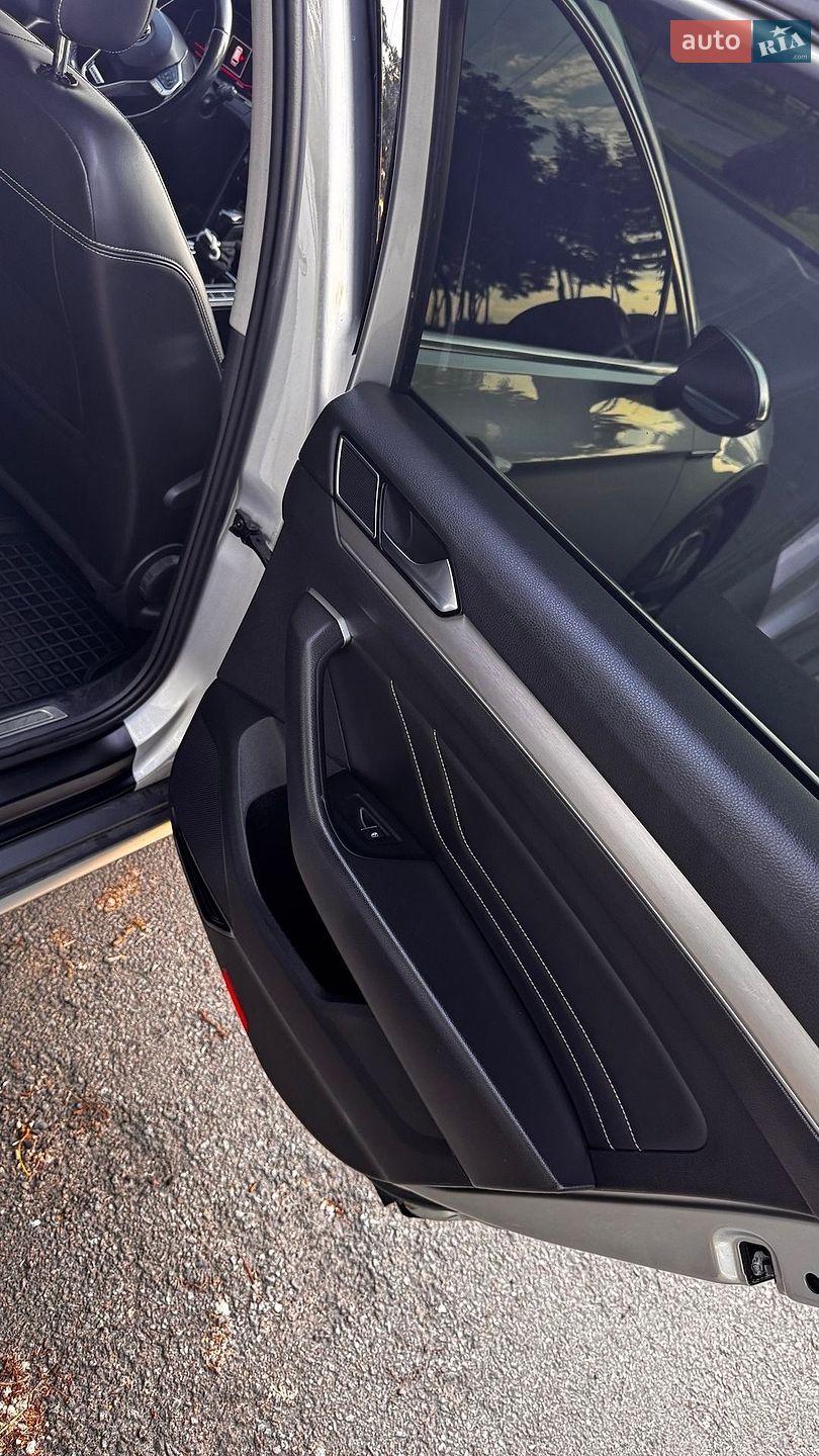 Volkswagen Passat Alltrack 2019 VIN WVWZZZ3CZLE043541 фото оголошення 25 з 36
