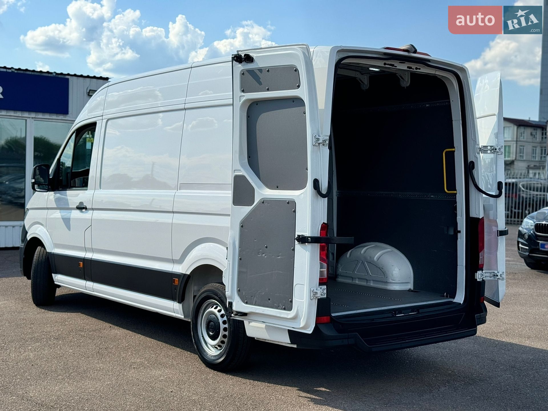 Volkswagen Crafter 2023 VIN WV1ZZZSY8P9059040 фото оголошення 36 з 110