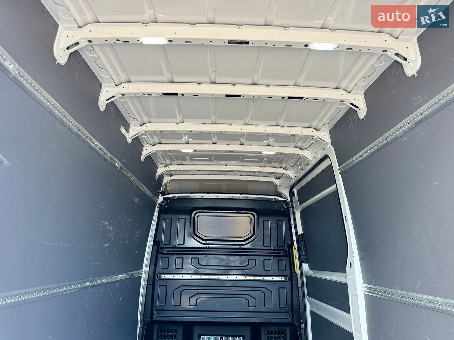 Volkswagen Crafter 2023 VIN WV1ZZZSY8P9059040 фото оголошення 40 з 110